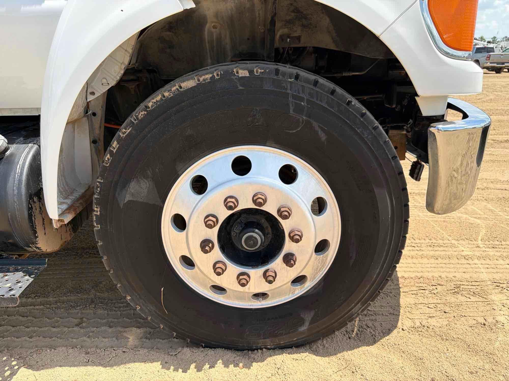 Ford F750 XLT