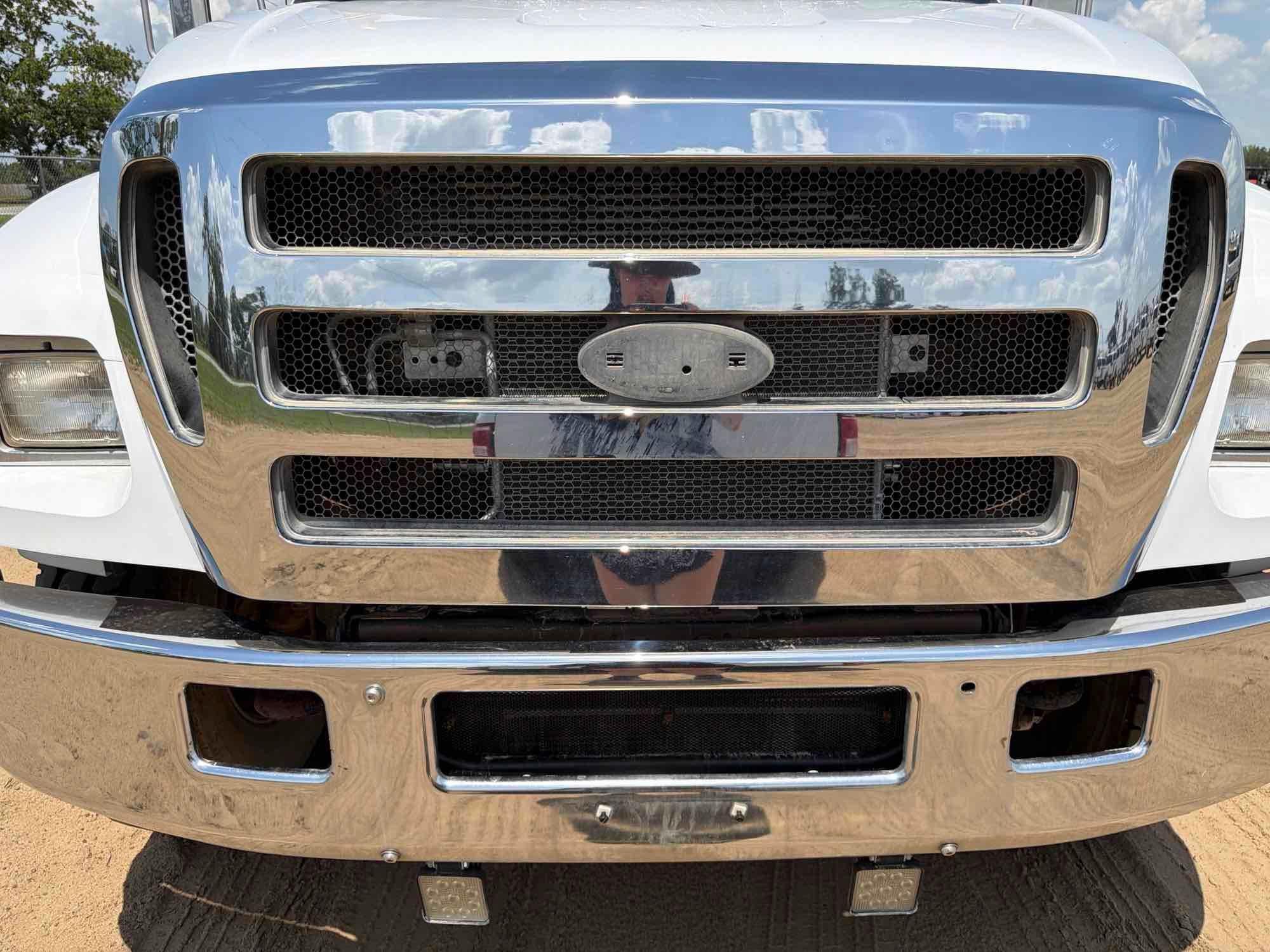 Ford F750 XLT