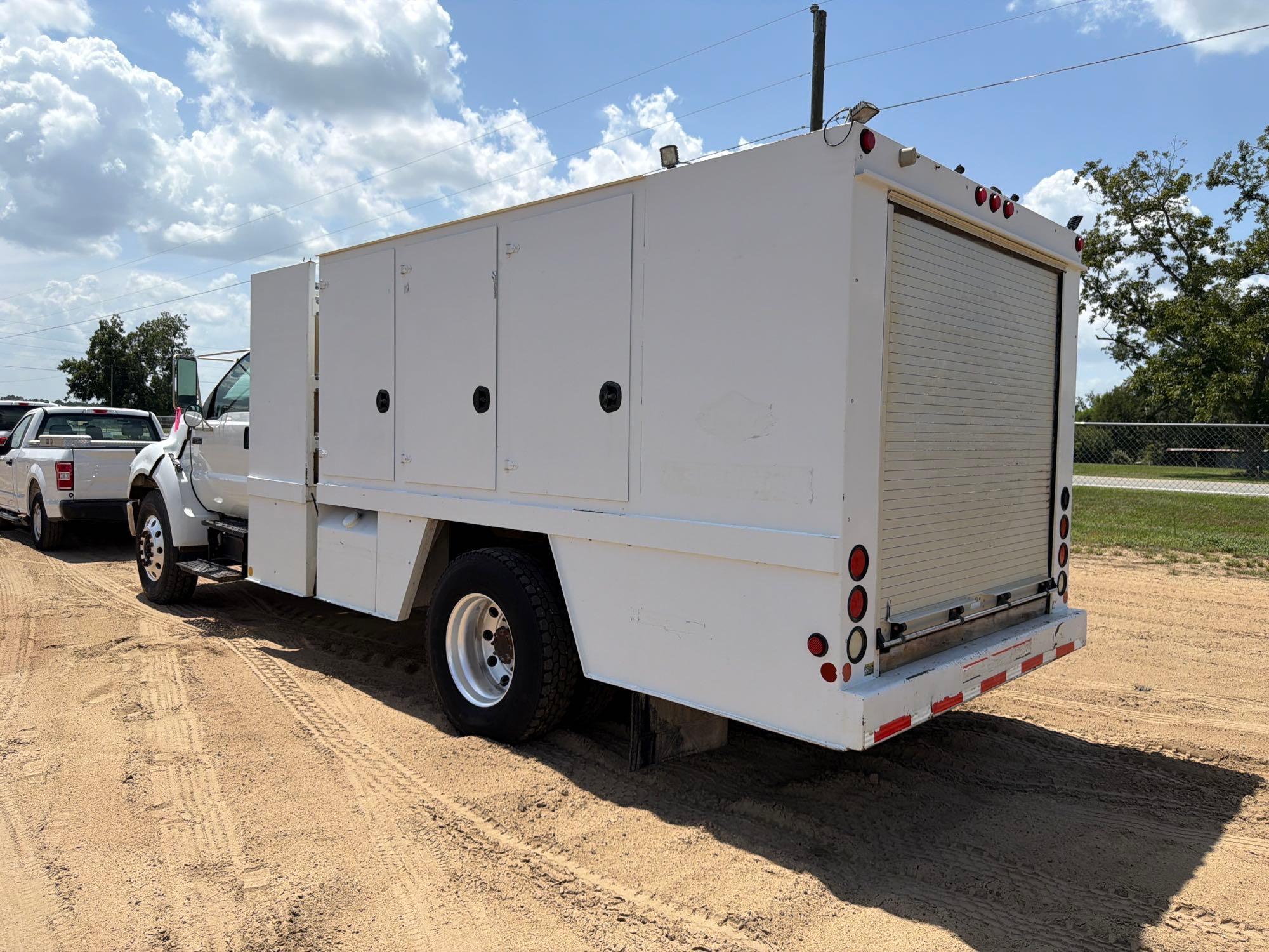 Ford F750 XLT