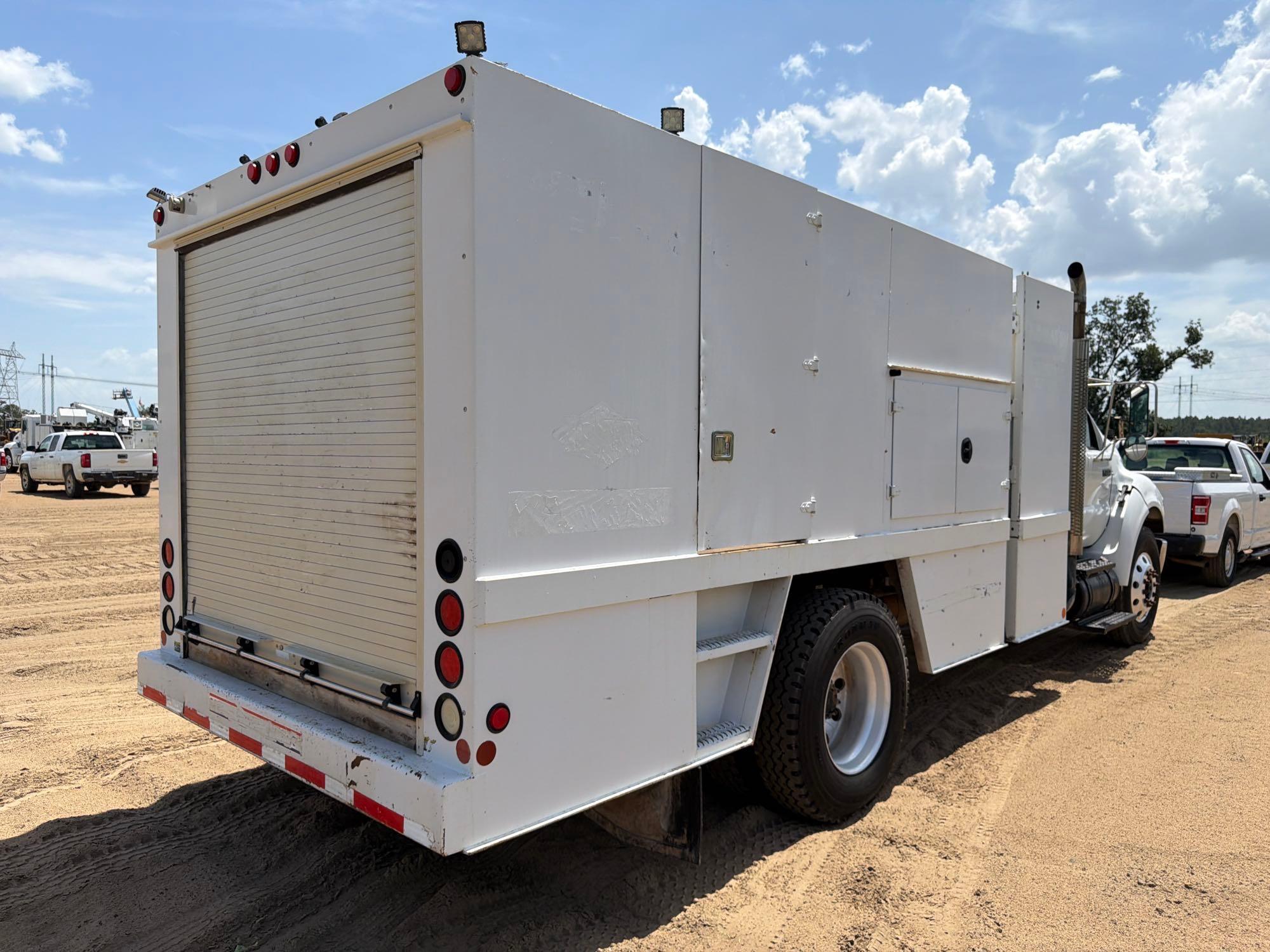 Ford F750 XLT