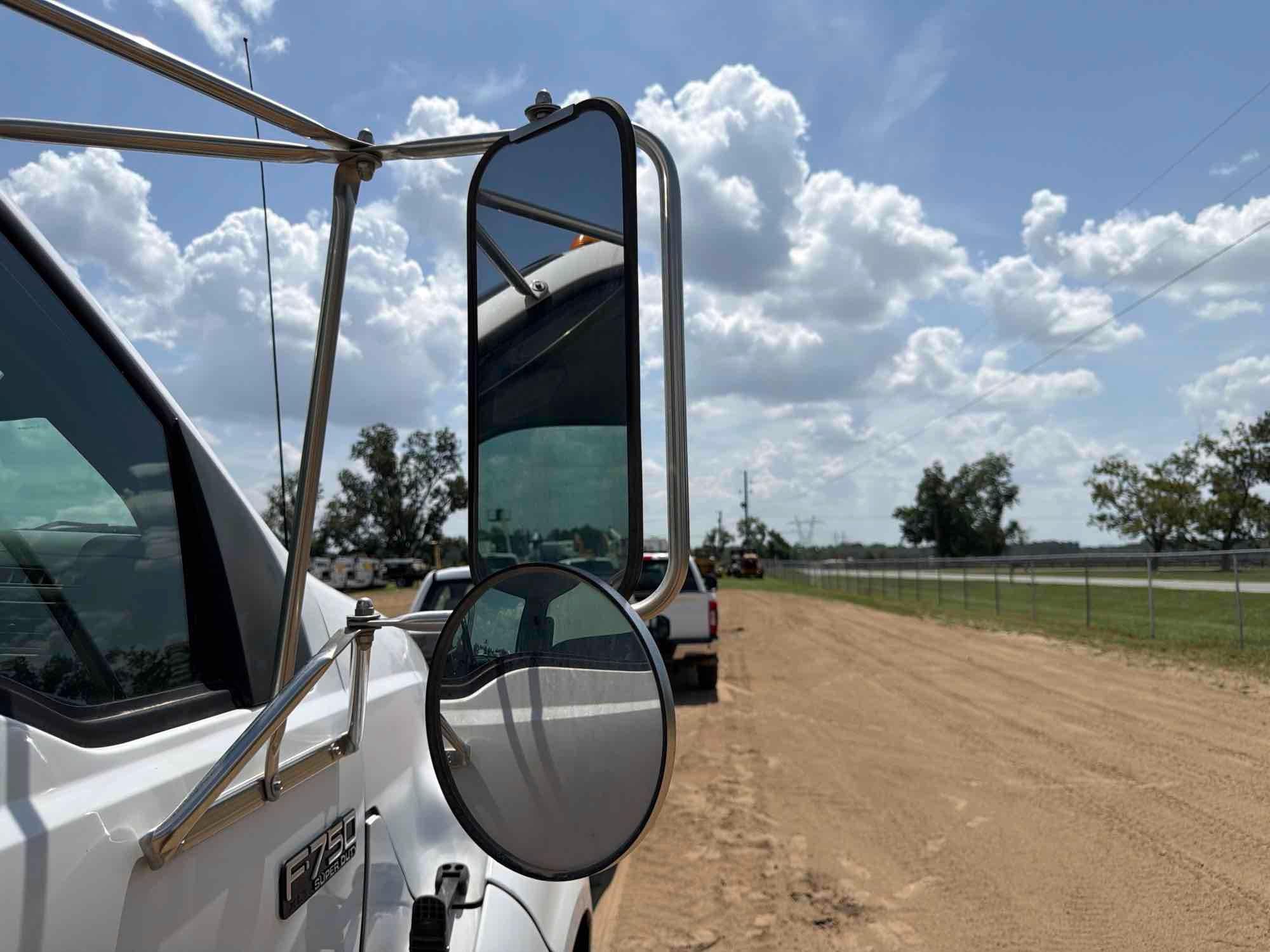Ford F750 XLT