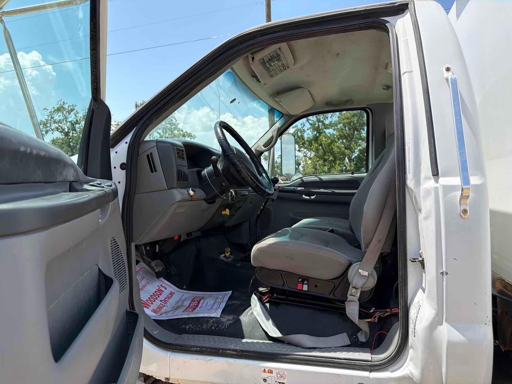 Ford F750 XLT