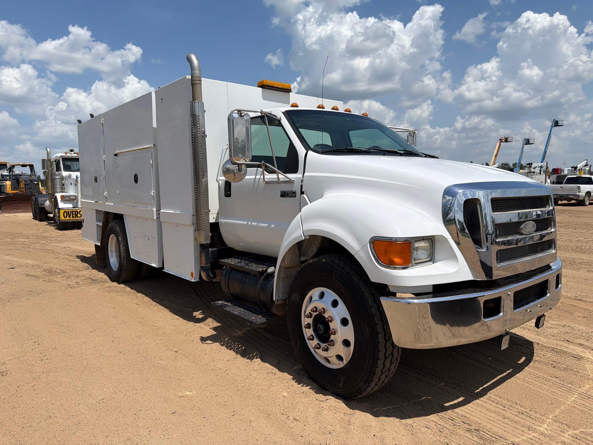 Ford F750 XLT