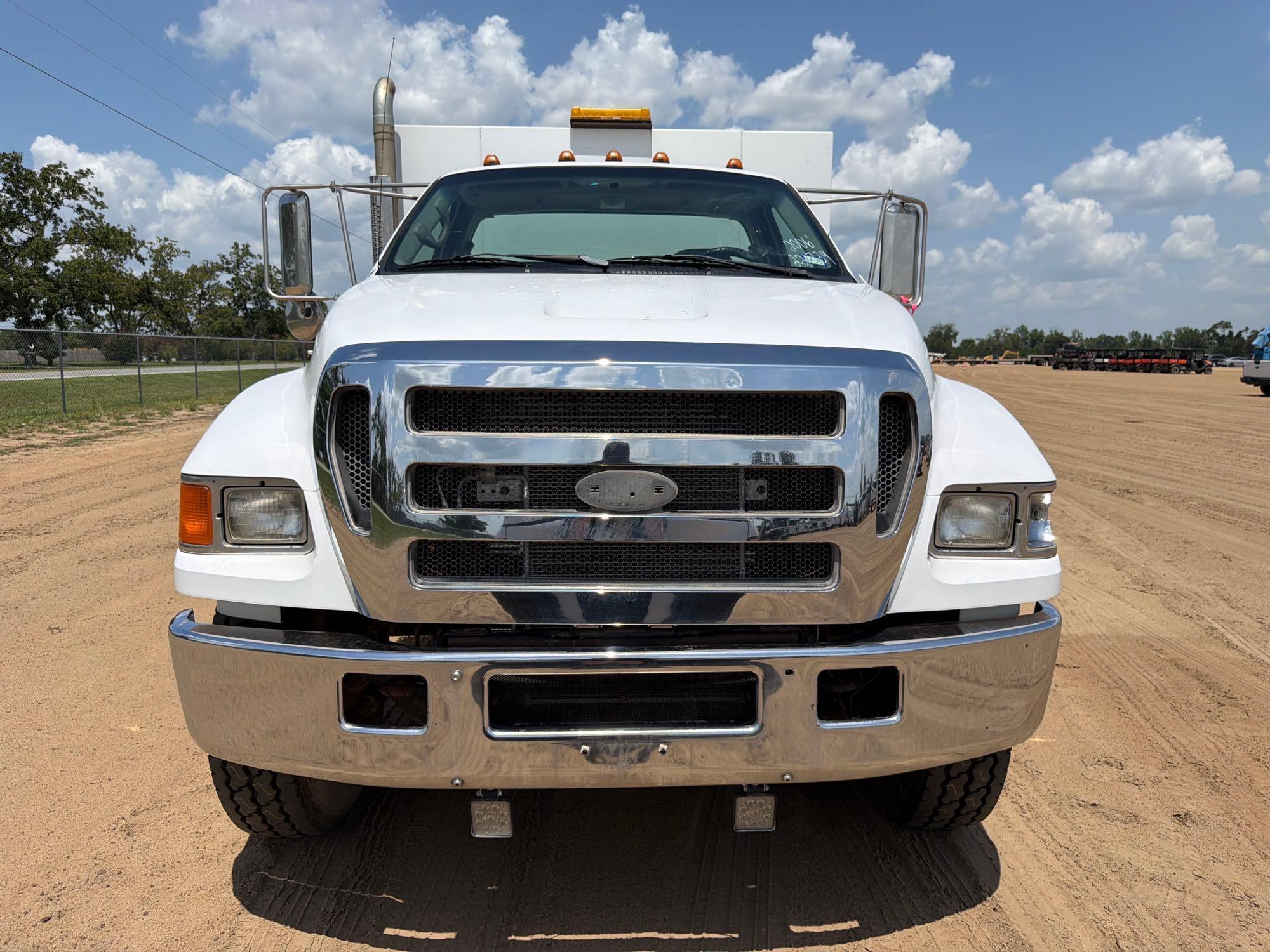 Ford F750 XLT