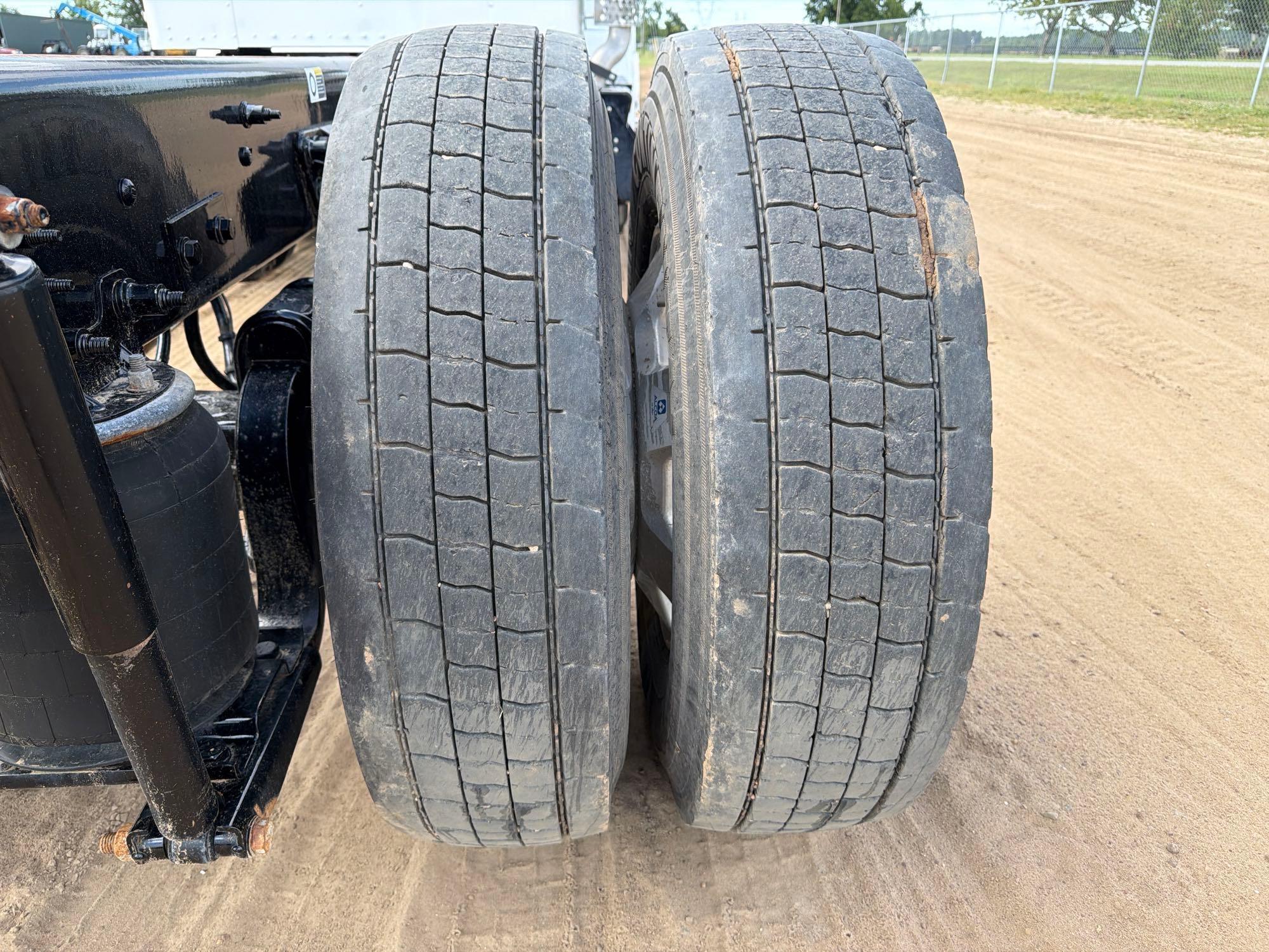 Kenworth T370