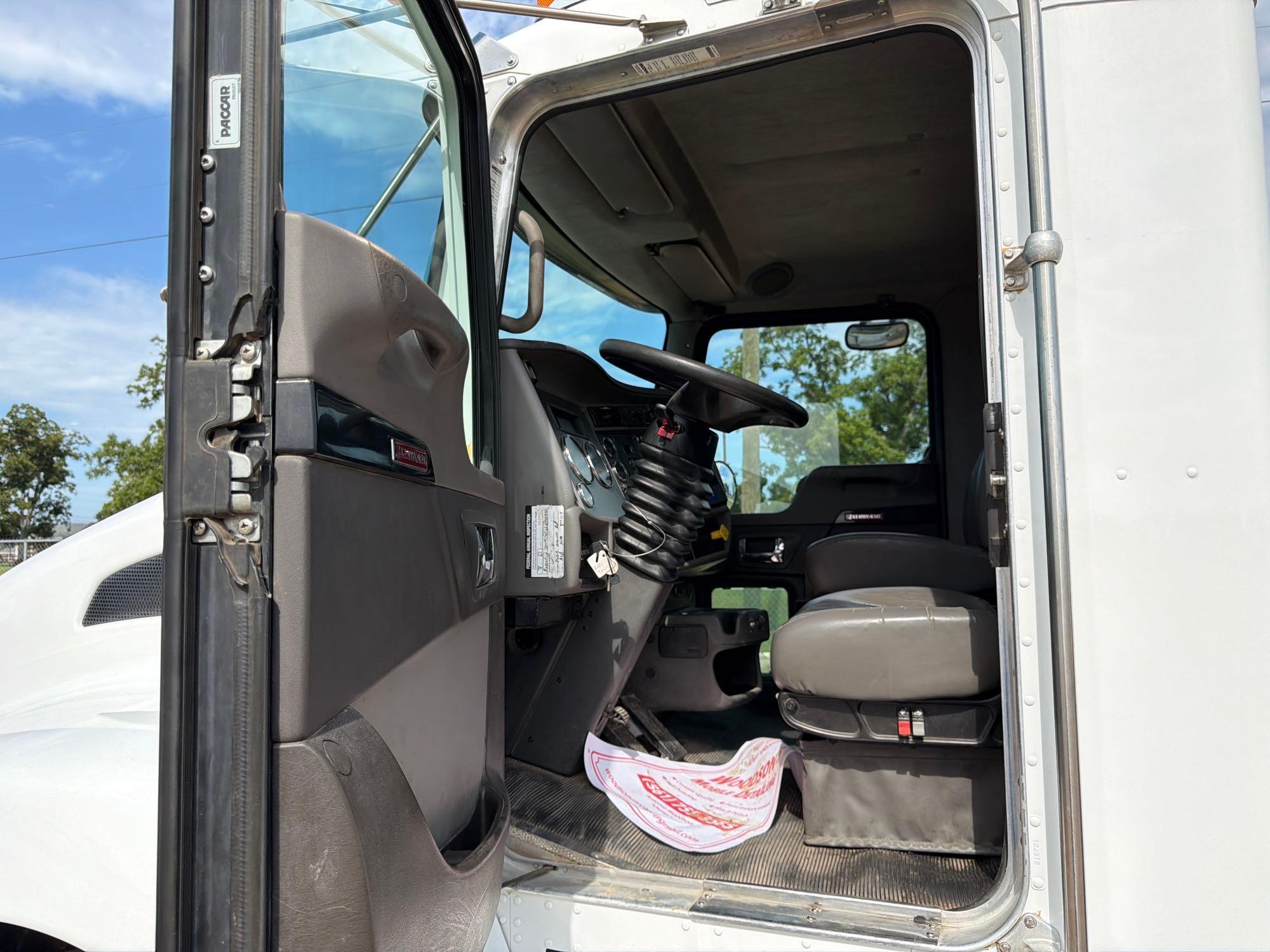 Kenworth T370