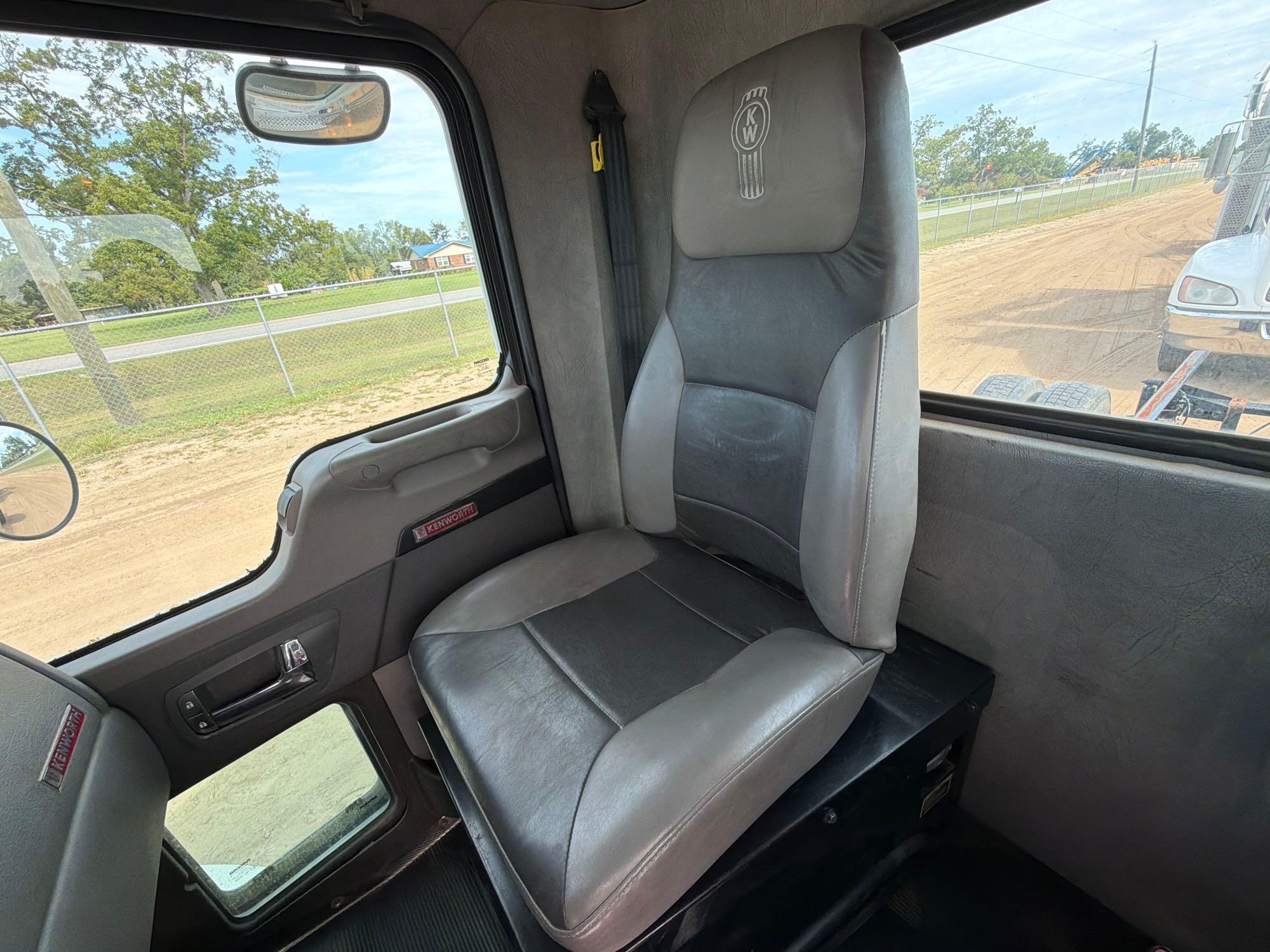 Kenworth T370
