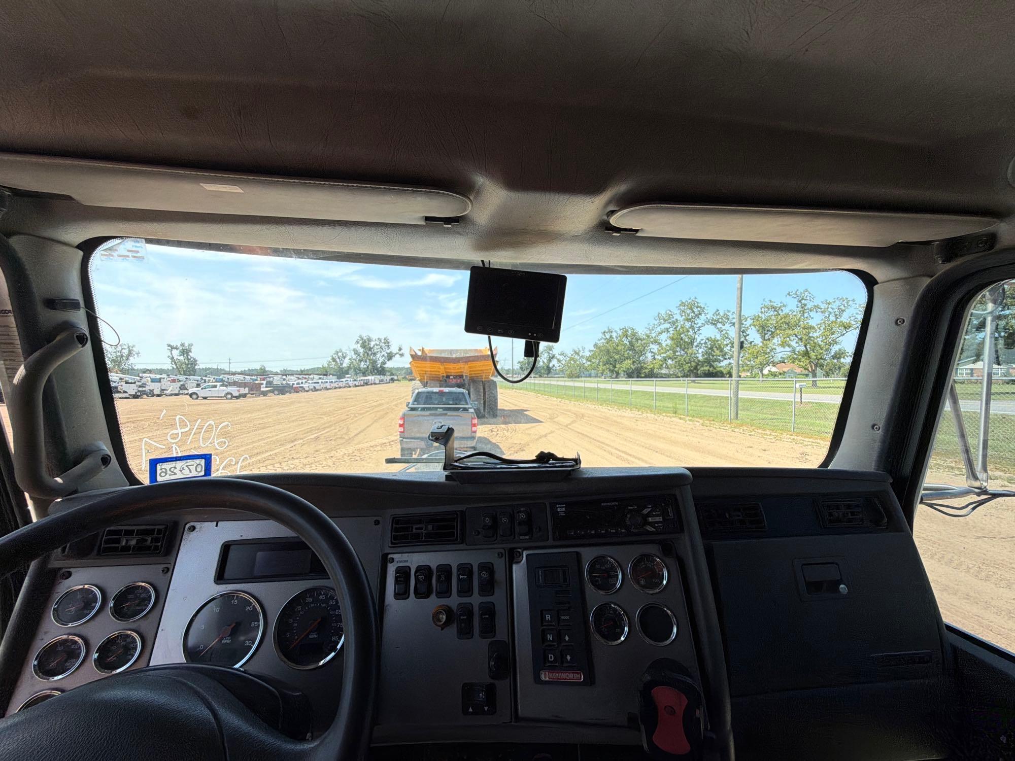 Kenworth T270