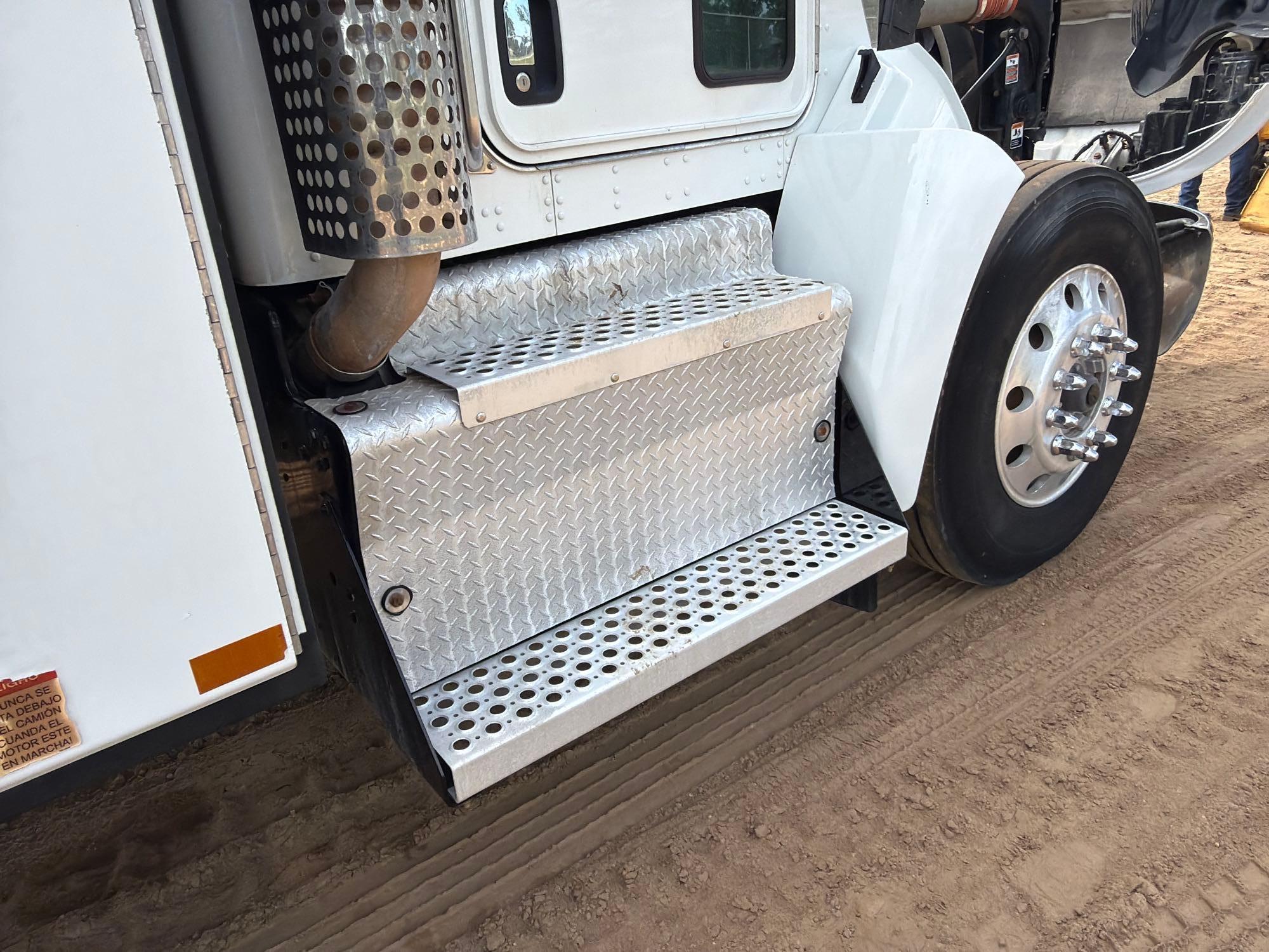 Kenworth T370