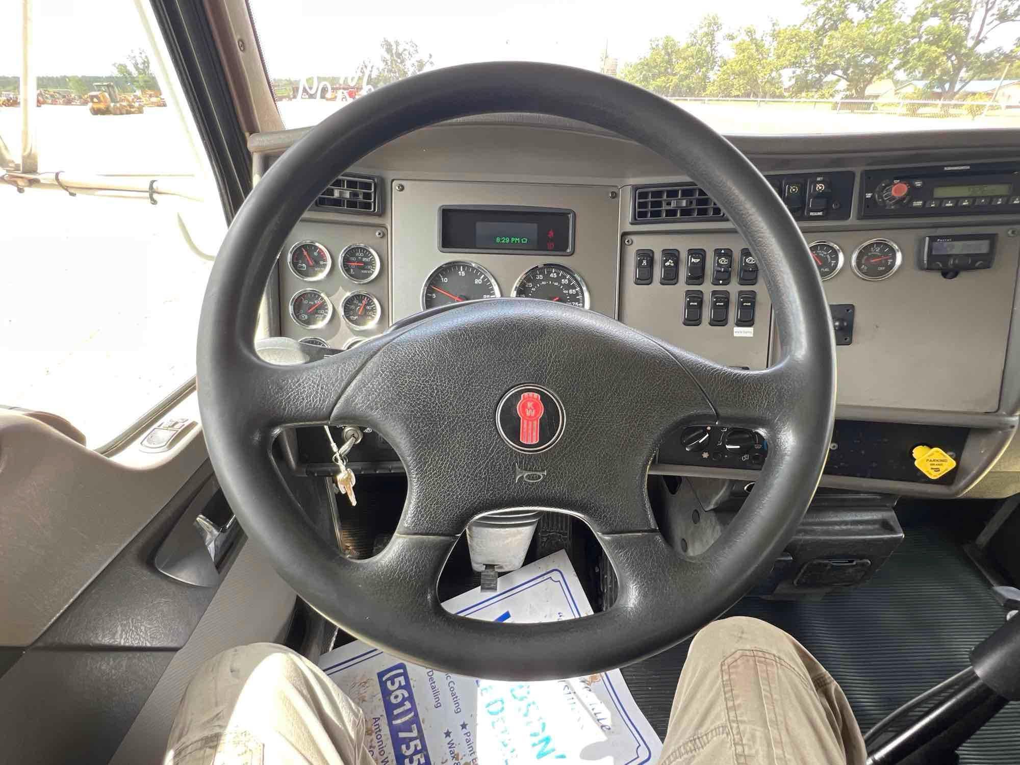 Kenworth T370