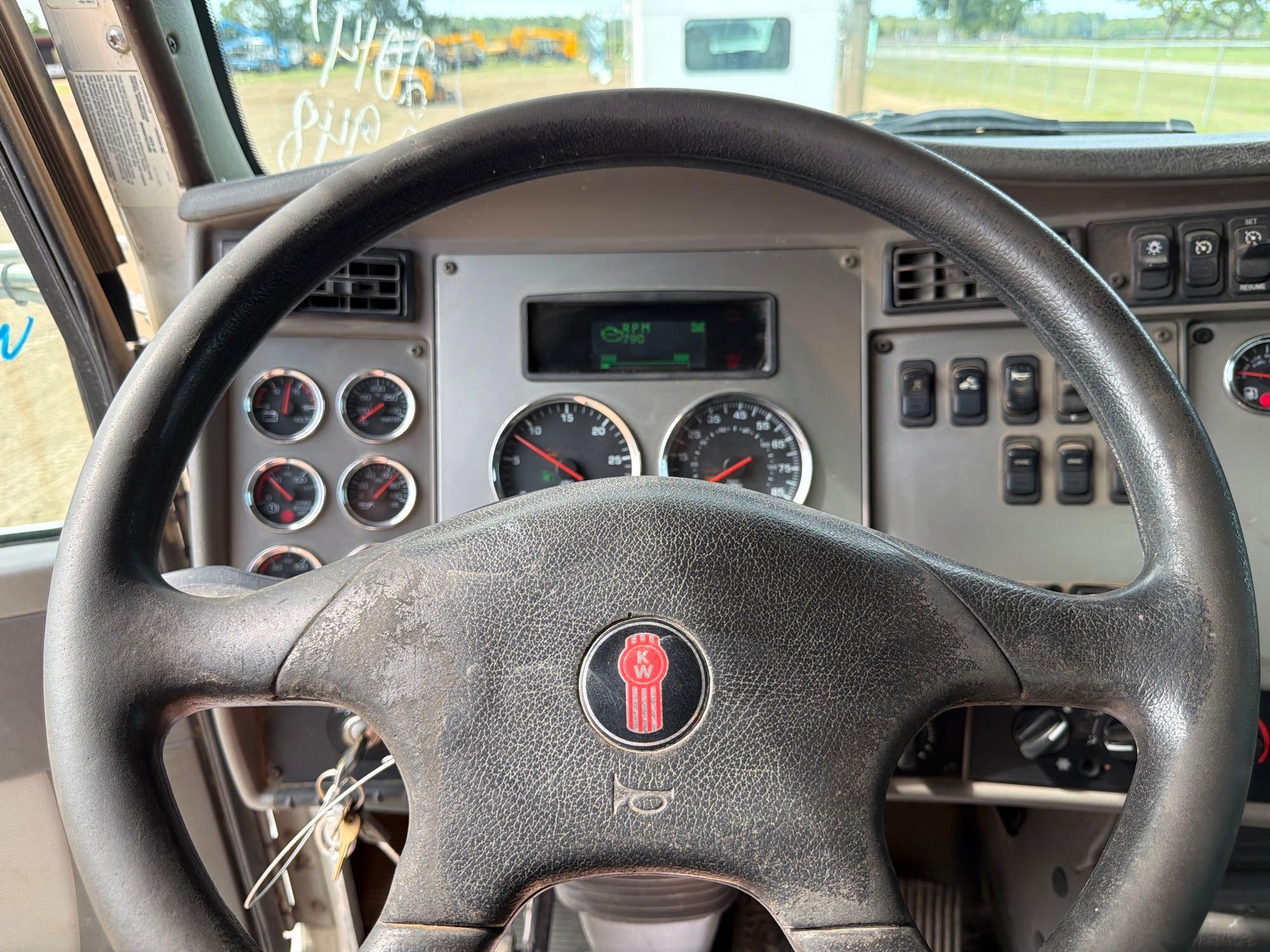 Kenworth T370