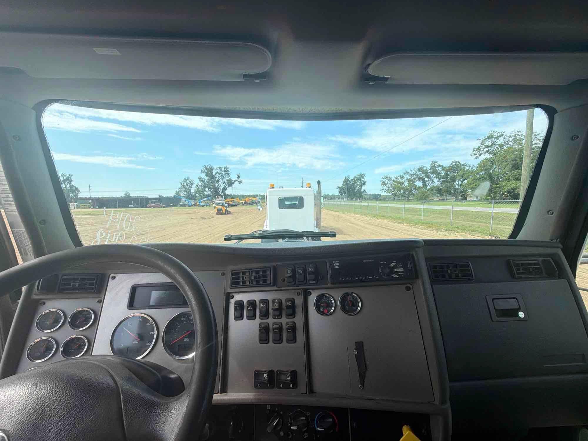 Kenworth T370