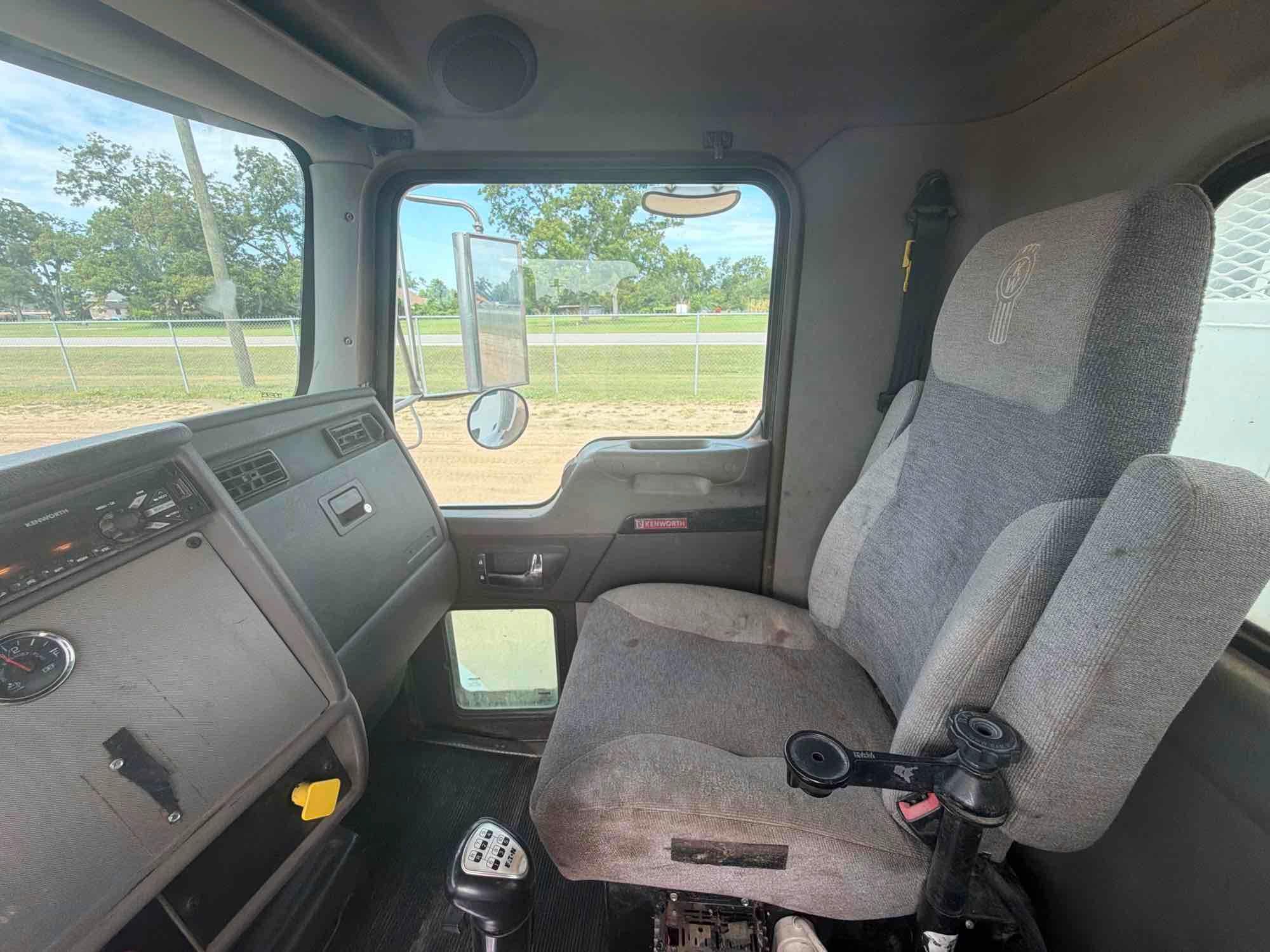 Kenworth T370