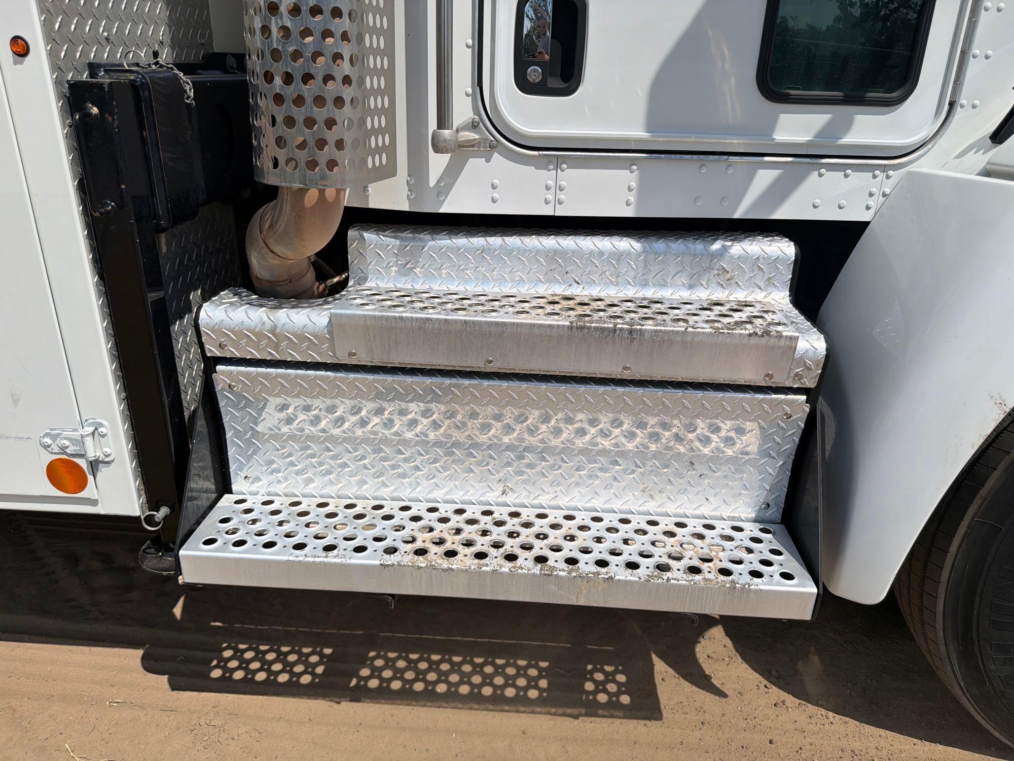 Kenworth T270