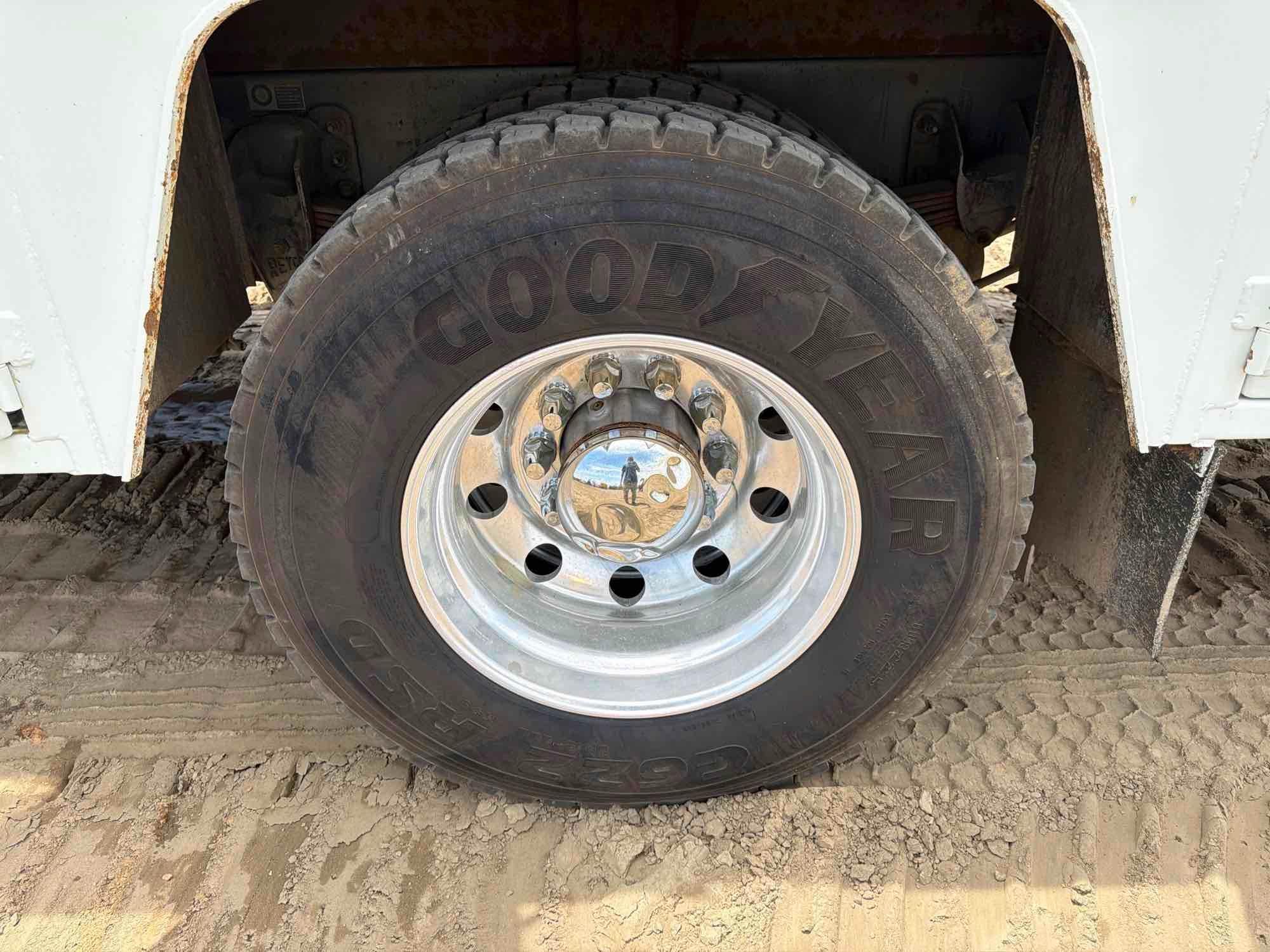 Kenworth T370