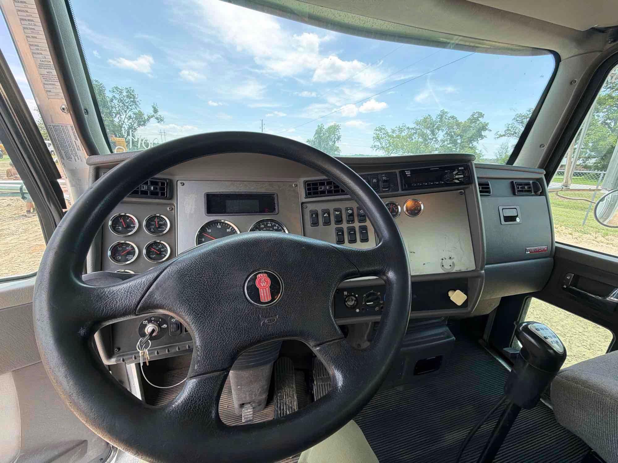 Kenworth T370