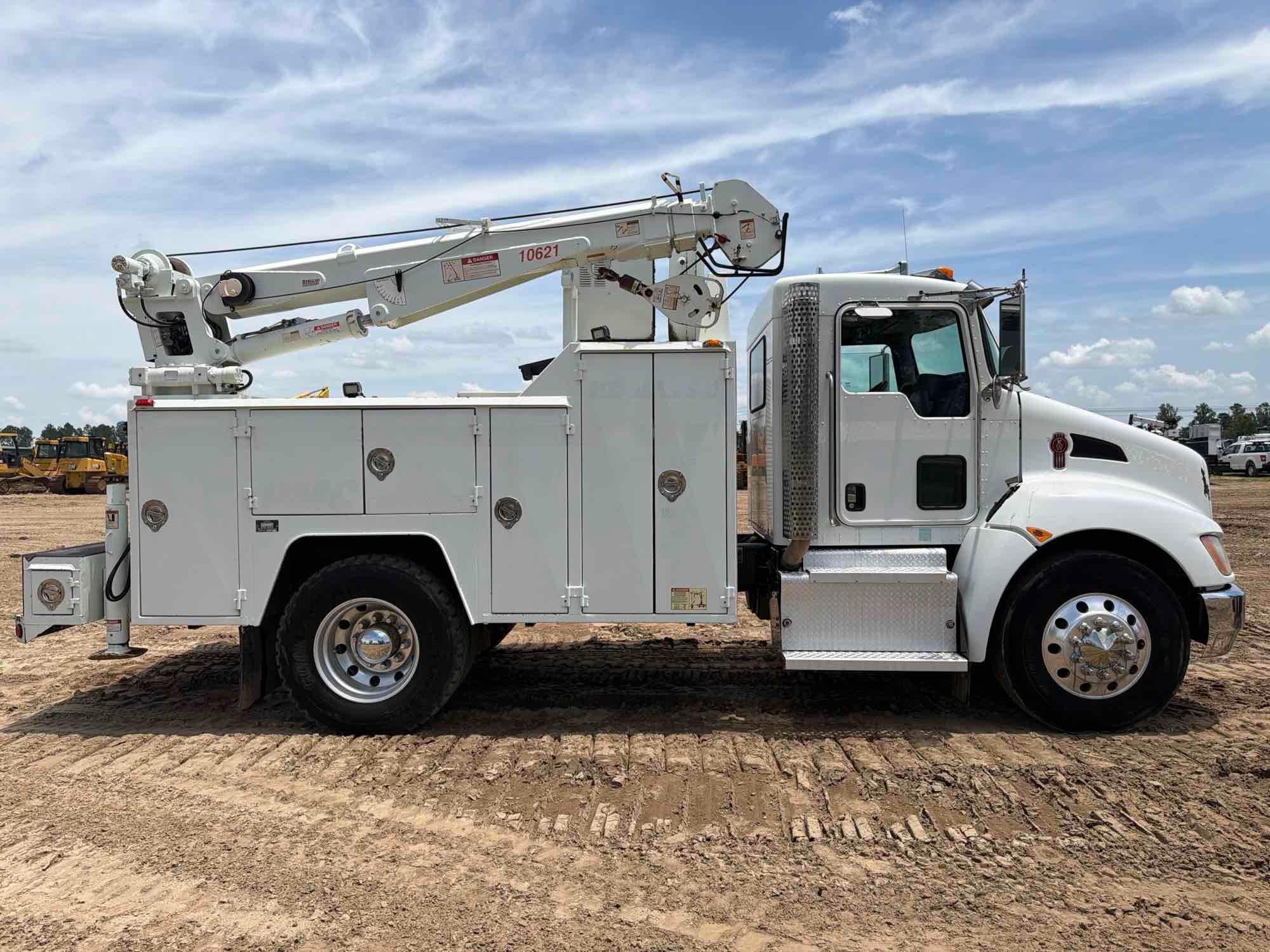 Kenworth T370