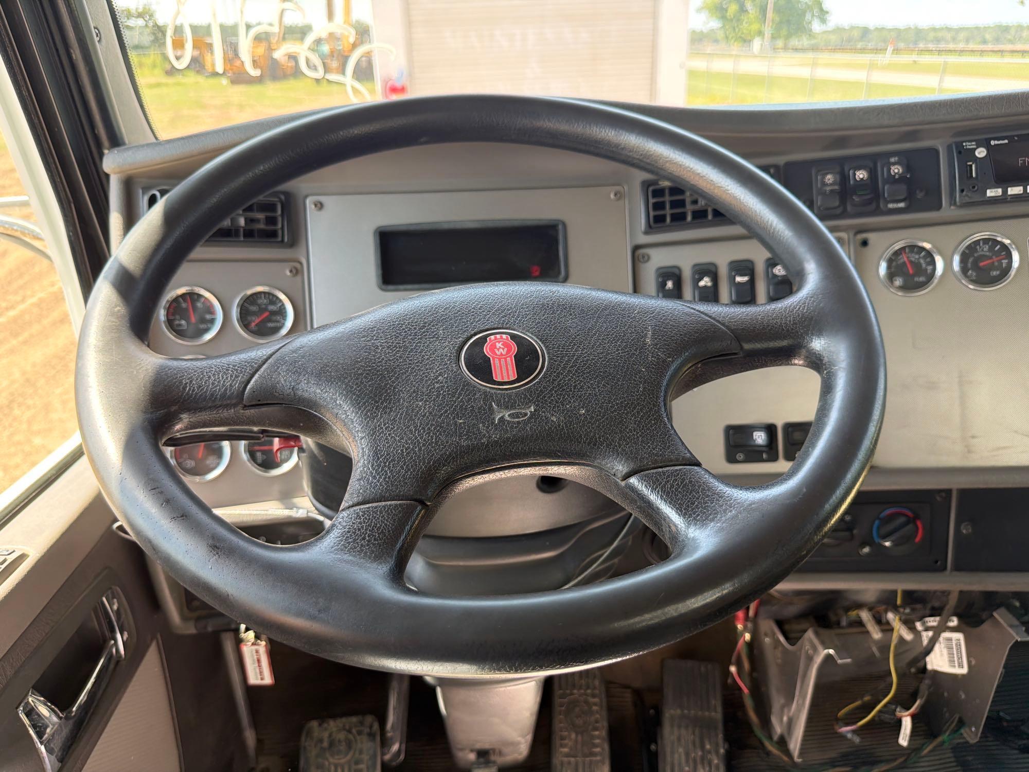 Kenworth T370