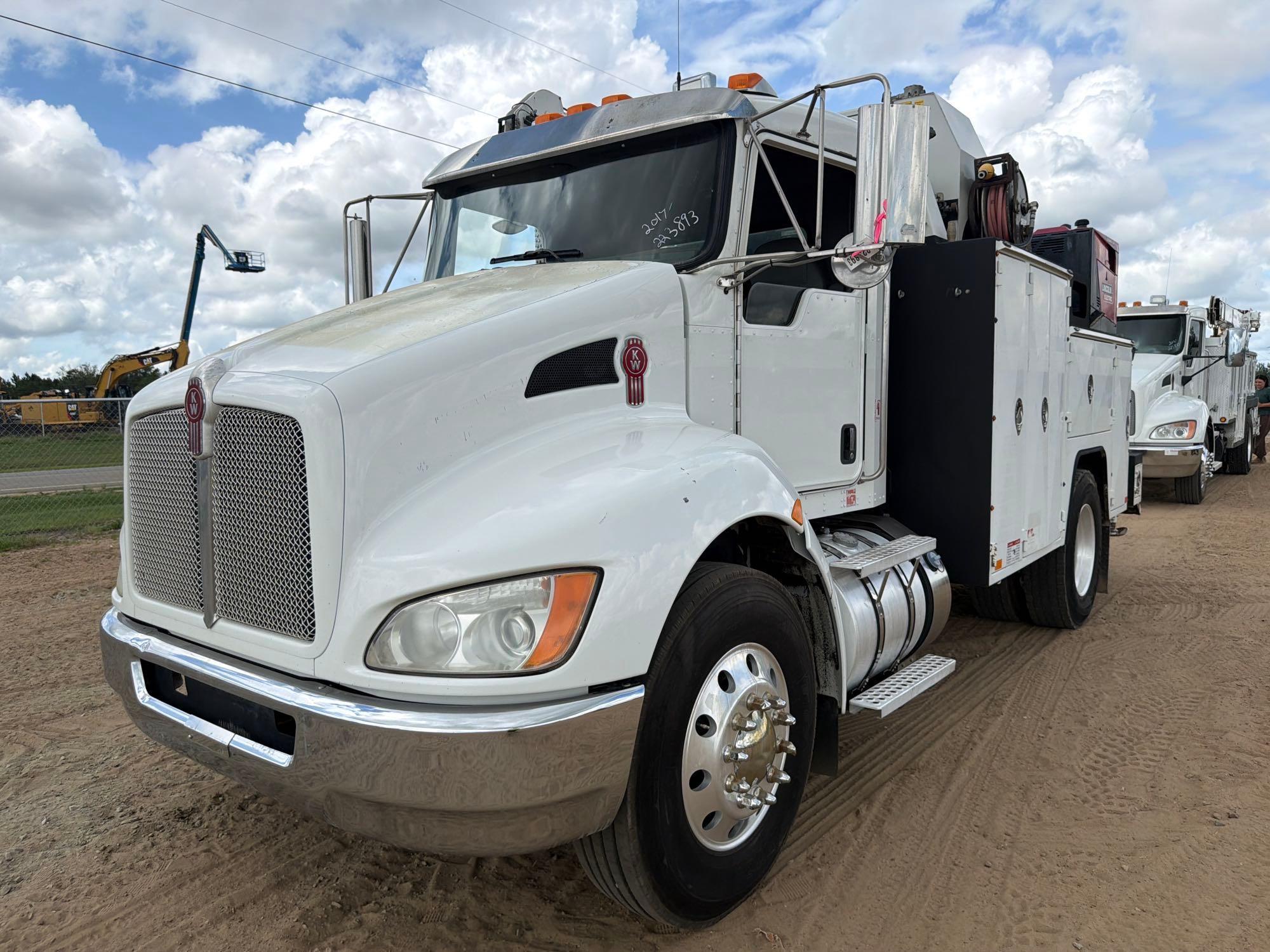 Kenworth T270