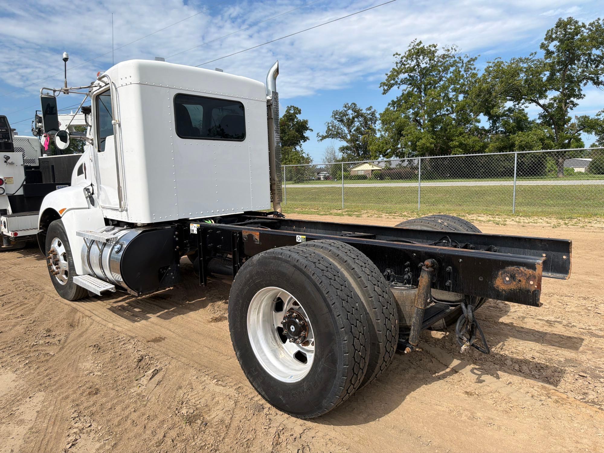 Kenworth T270