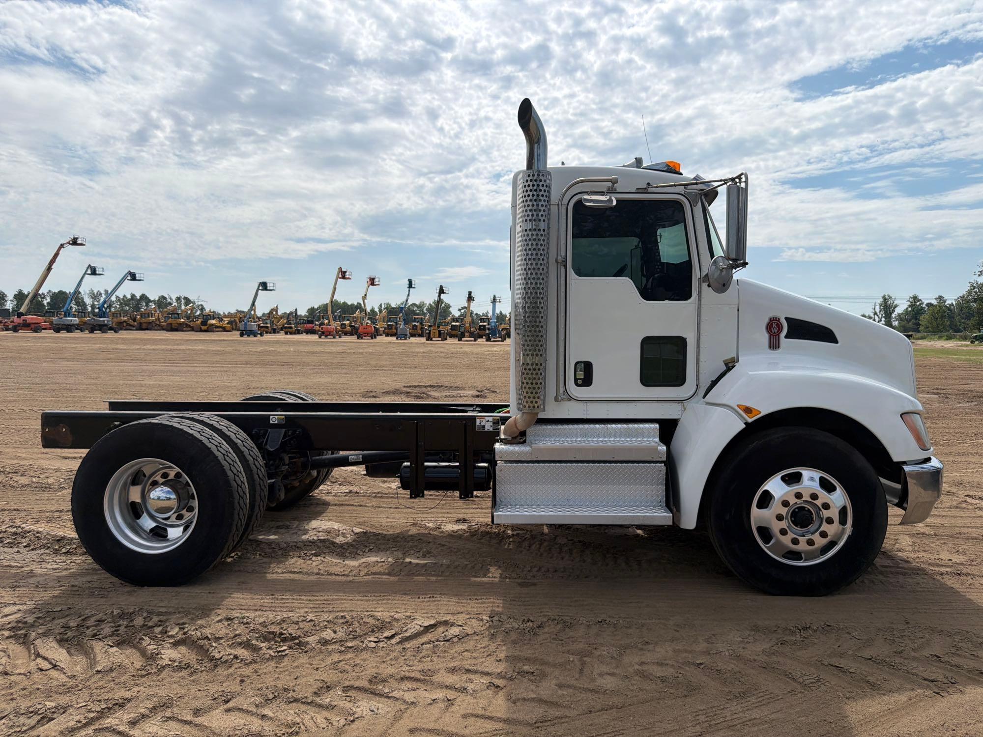 Kenworth T270