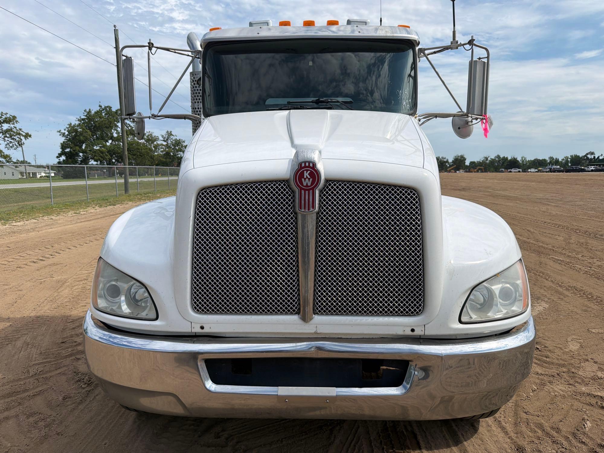 Kenworth T270