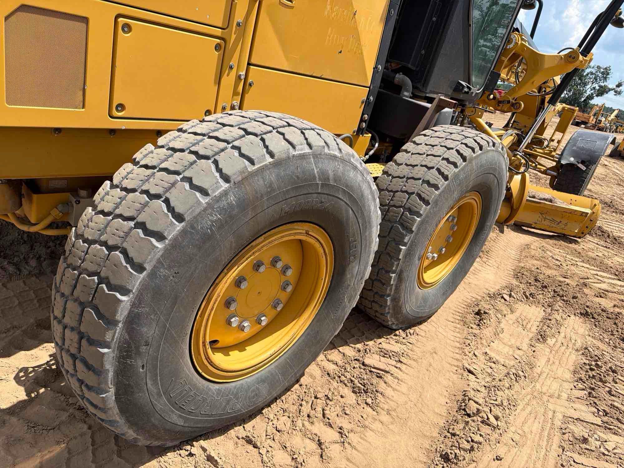 Caterpillar 12M3