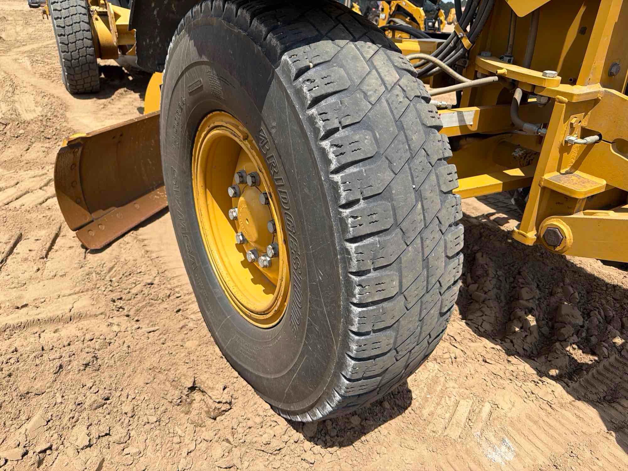 Caterpillar 12M3