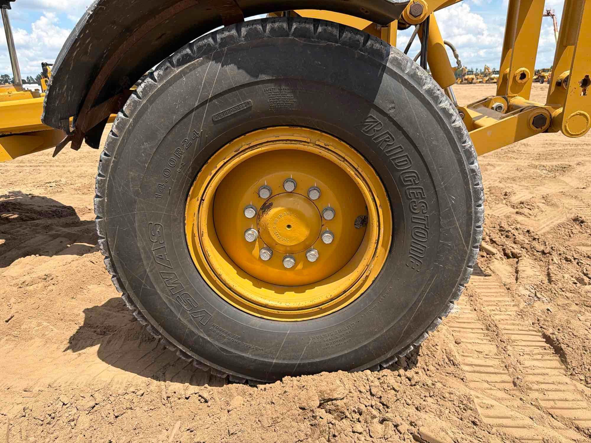 Caterpillar 12M3