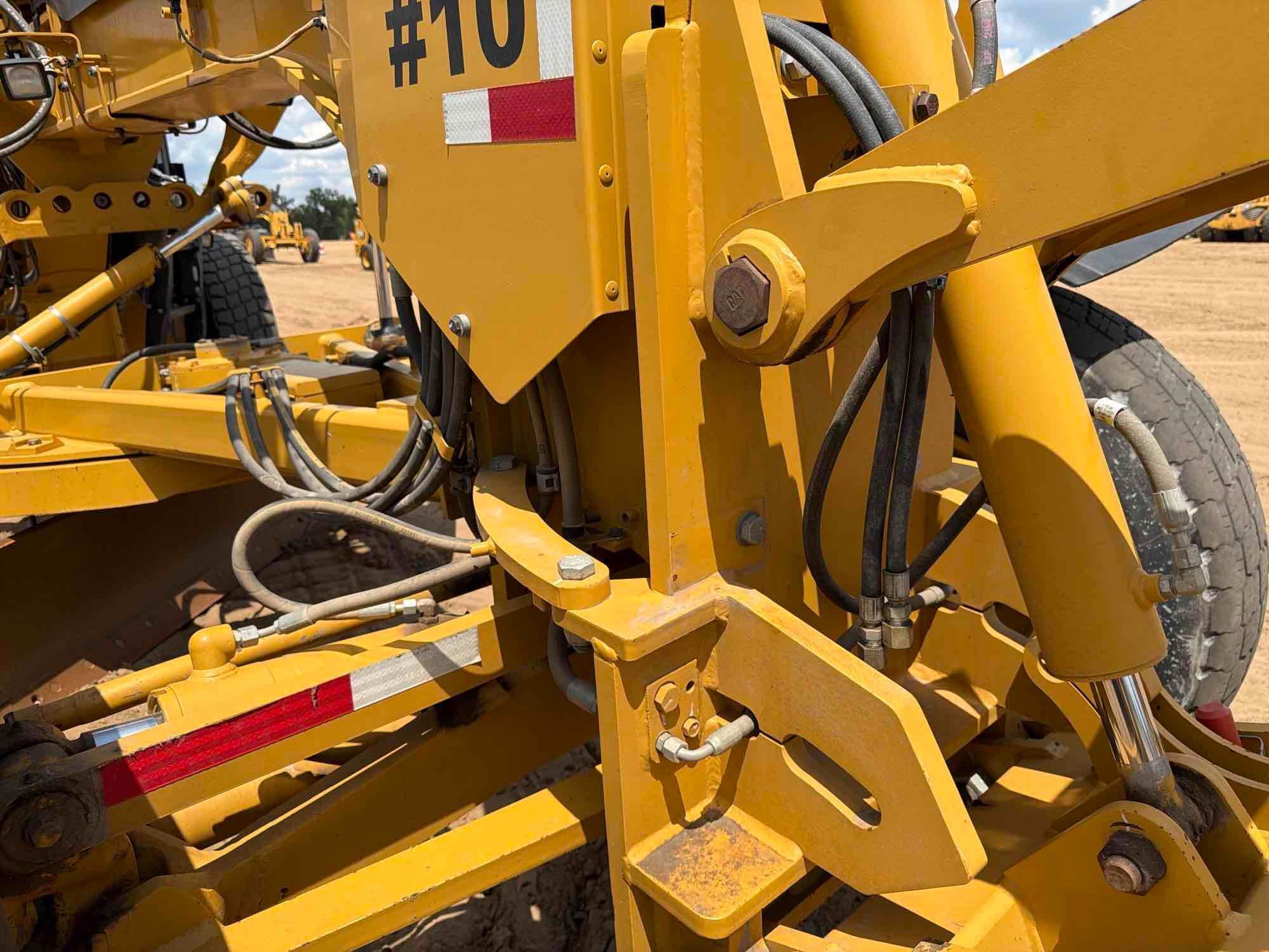 Caterpillar 12M3