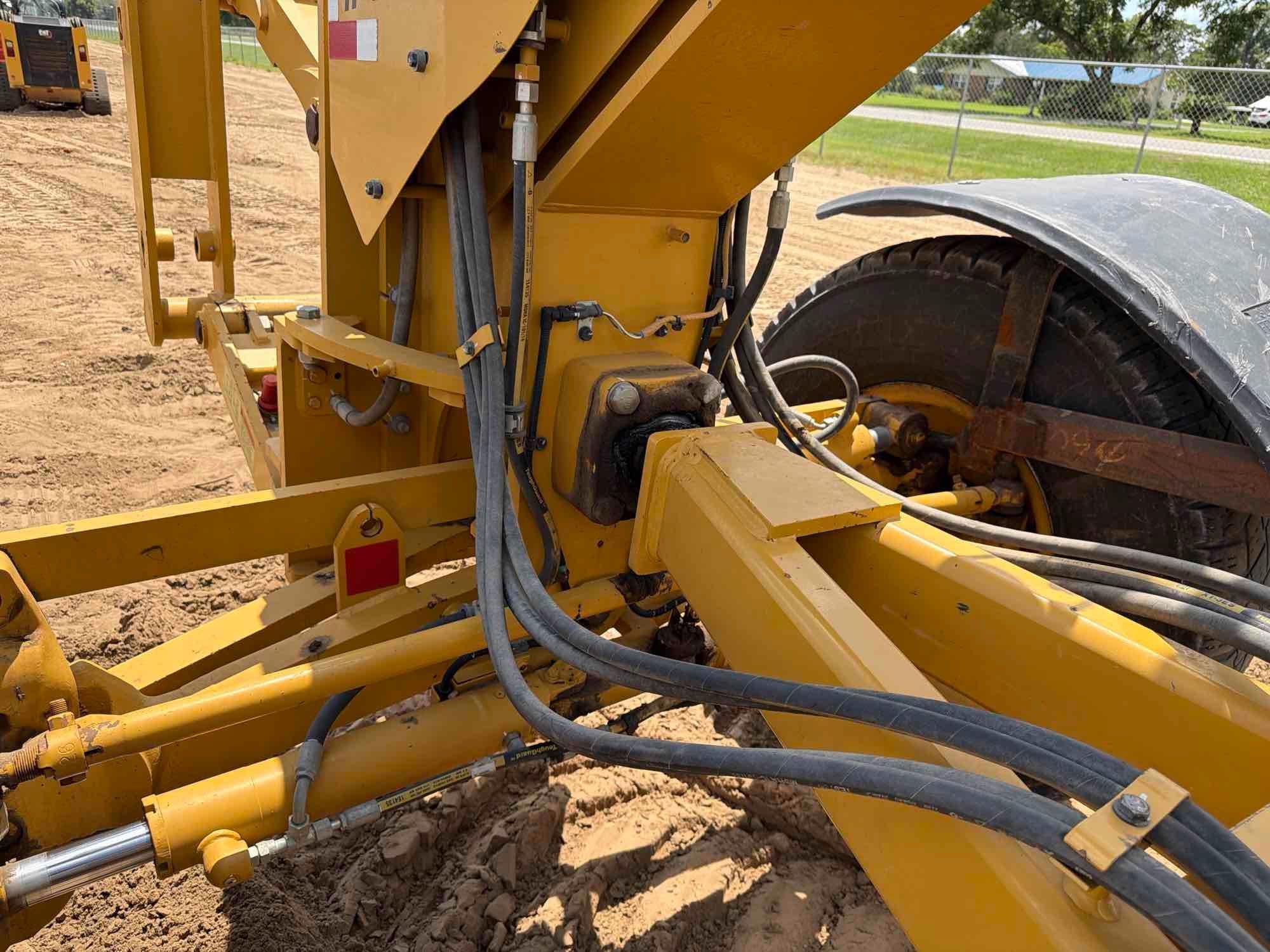 Caterpillar 12M3