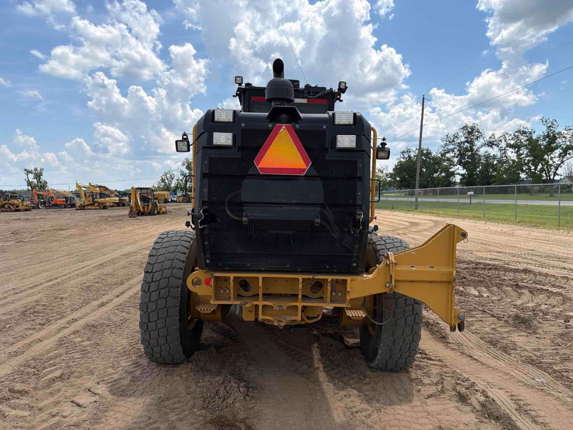 Caterpillar 12M3
