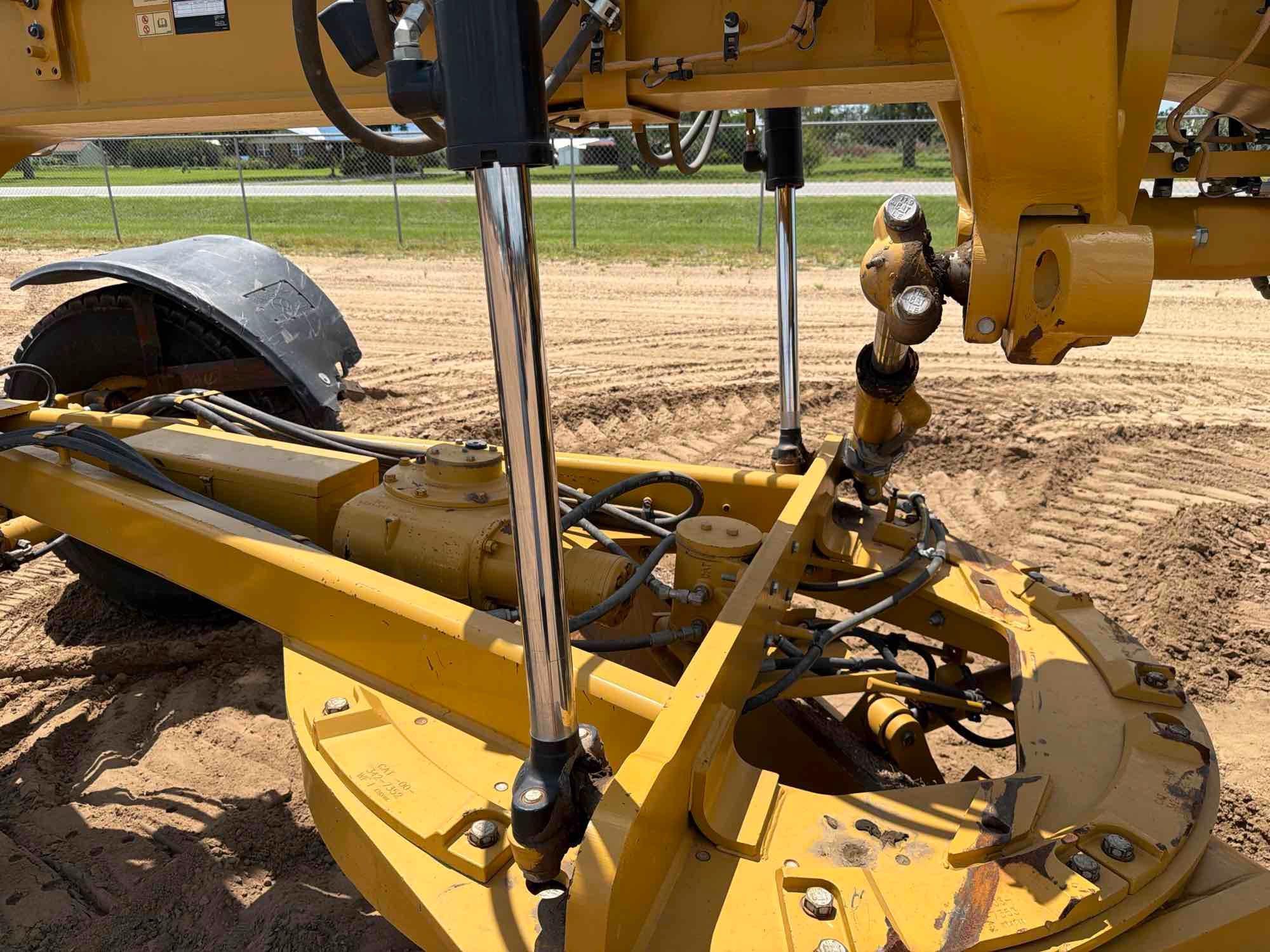 Caterpillar 12M3