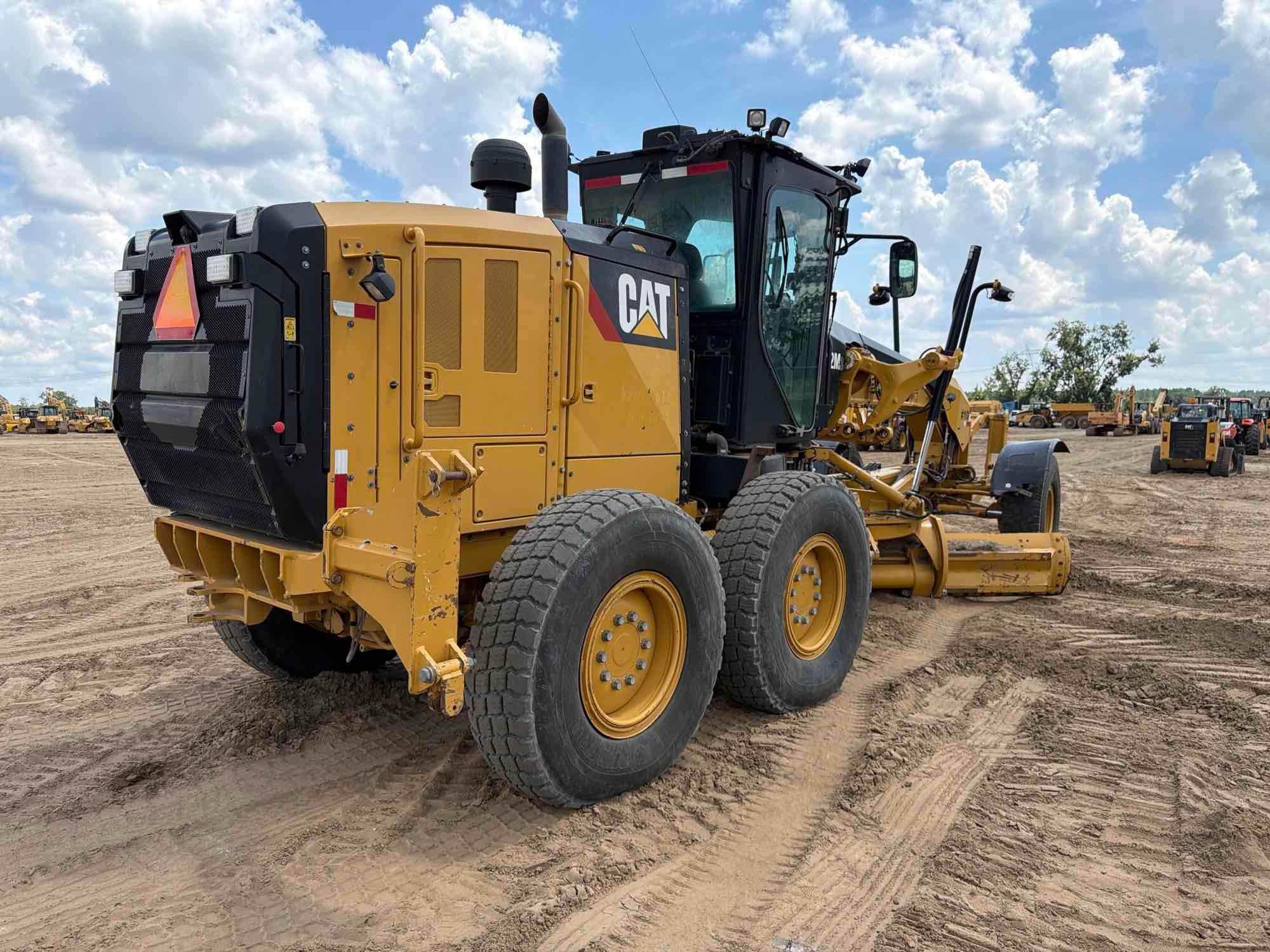 Caterpillar 12M3