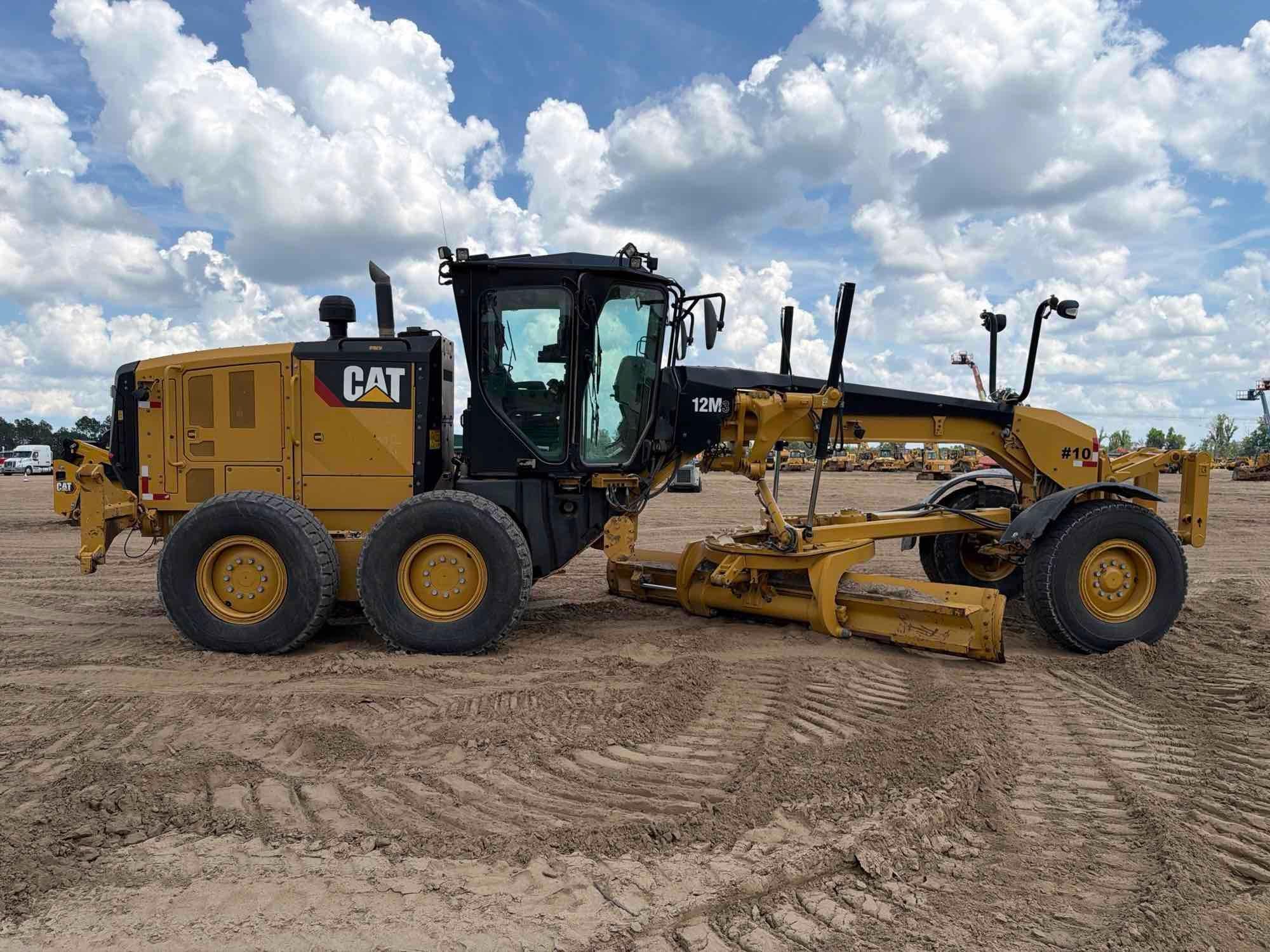 Caterpillar 12M3