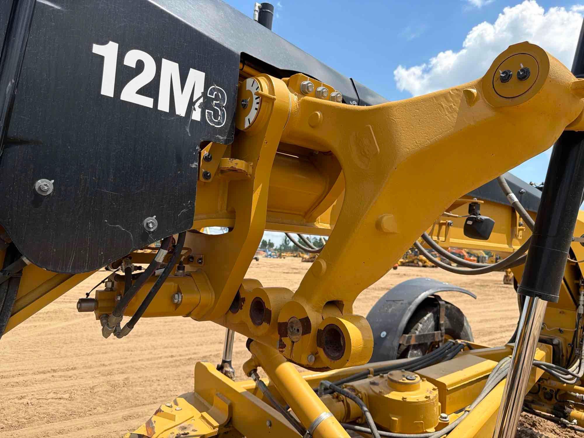 Caterpillar 12M3