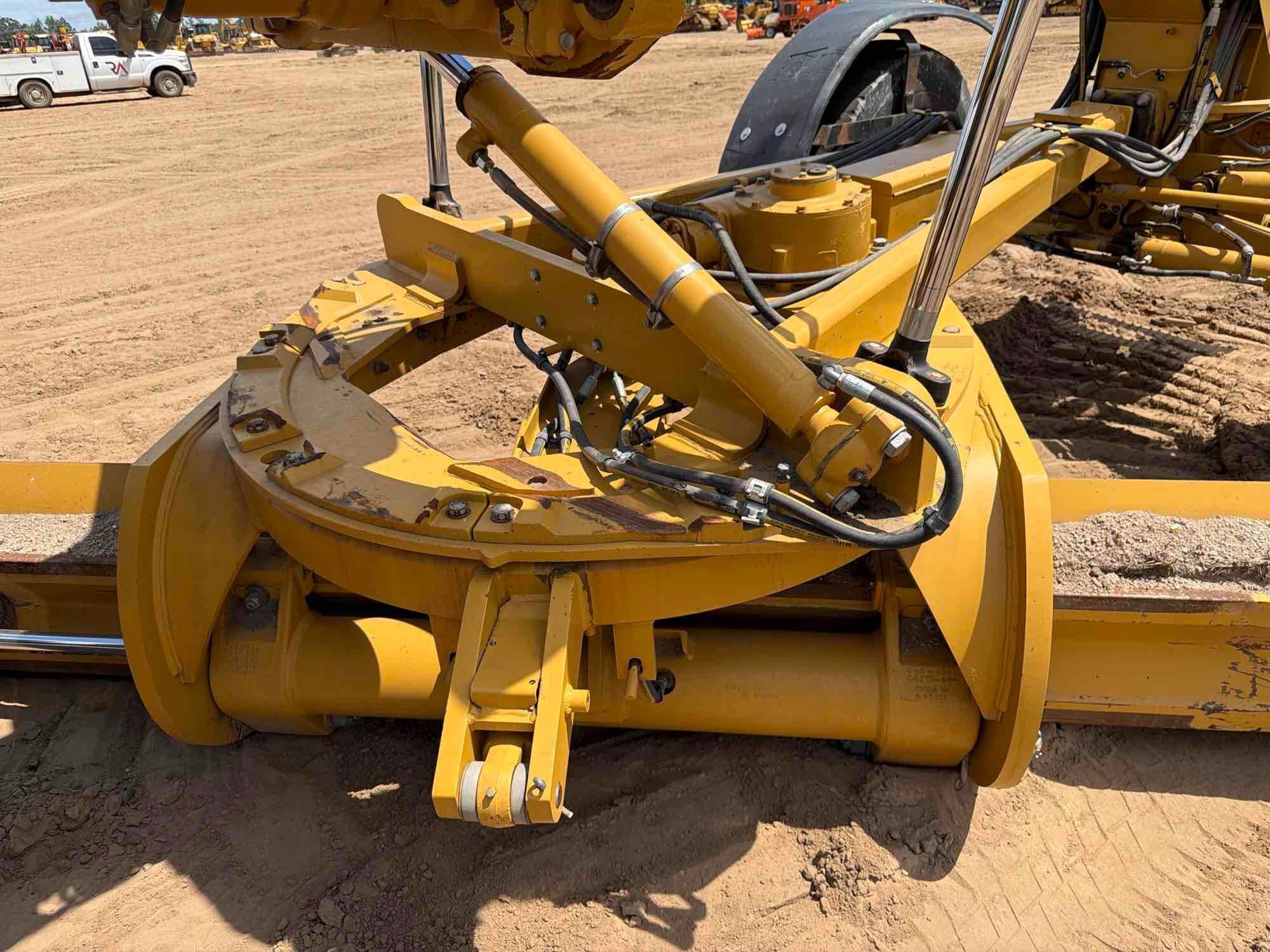 Caterpillar 12M3