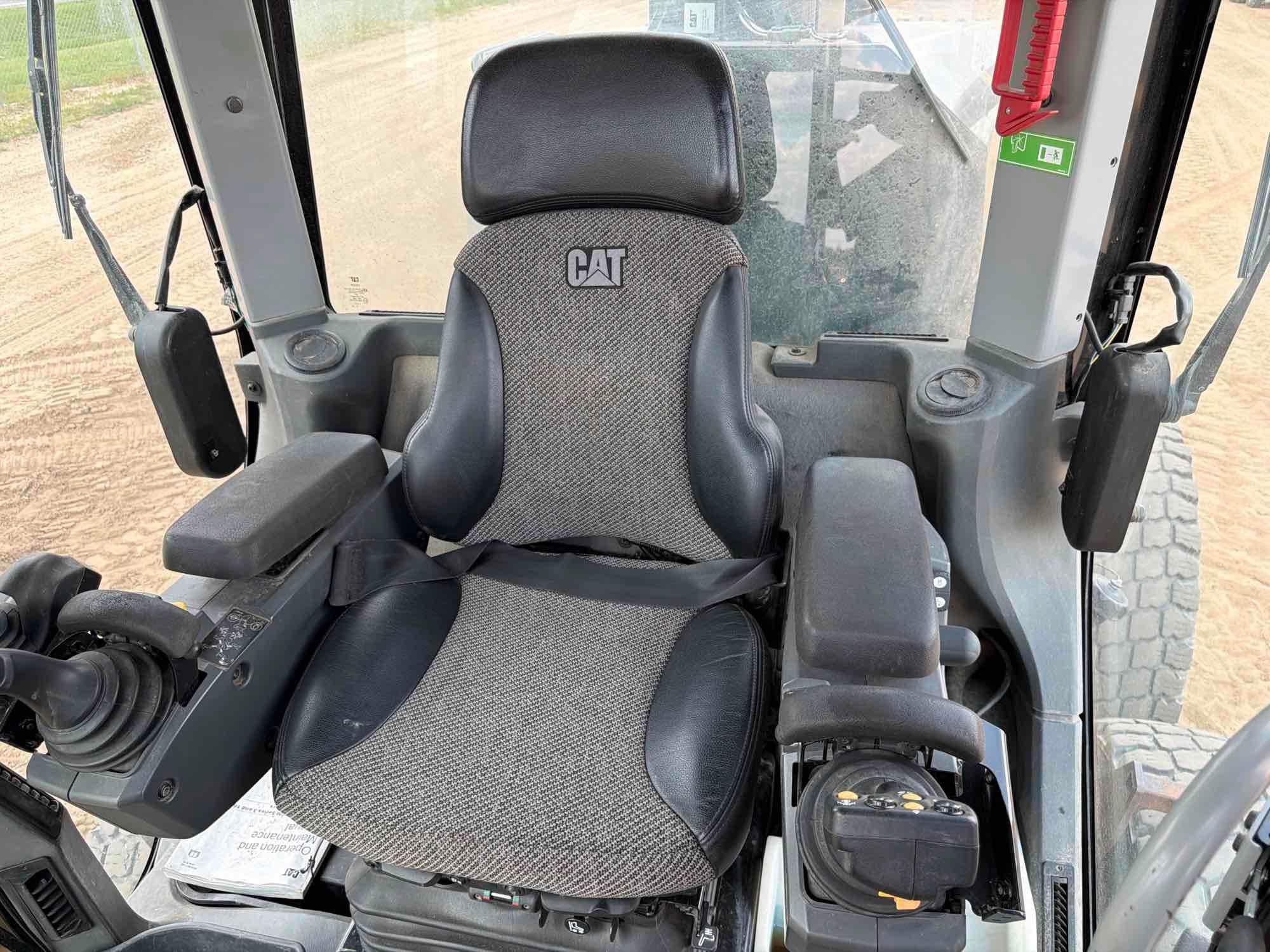 Caterpillar 12M3