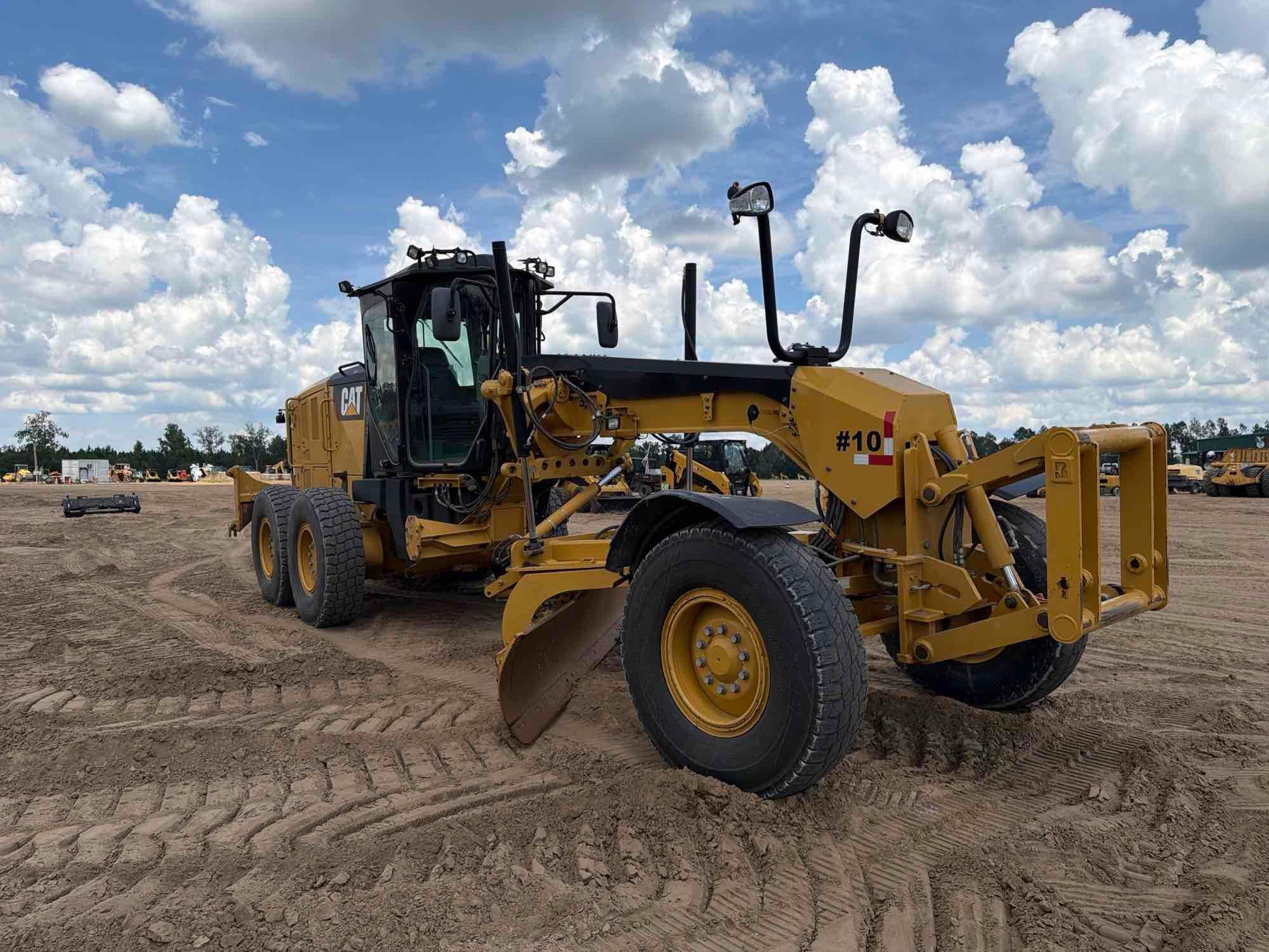 Caterpillar 12M3