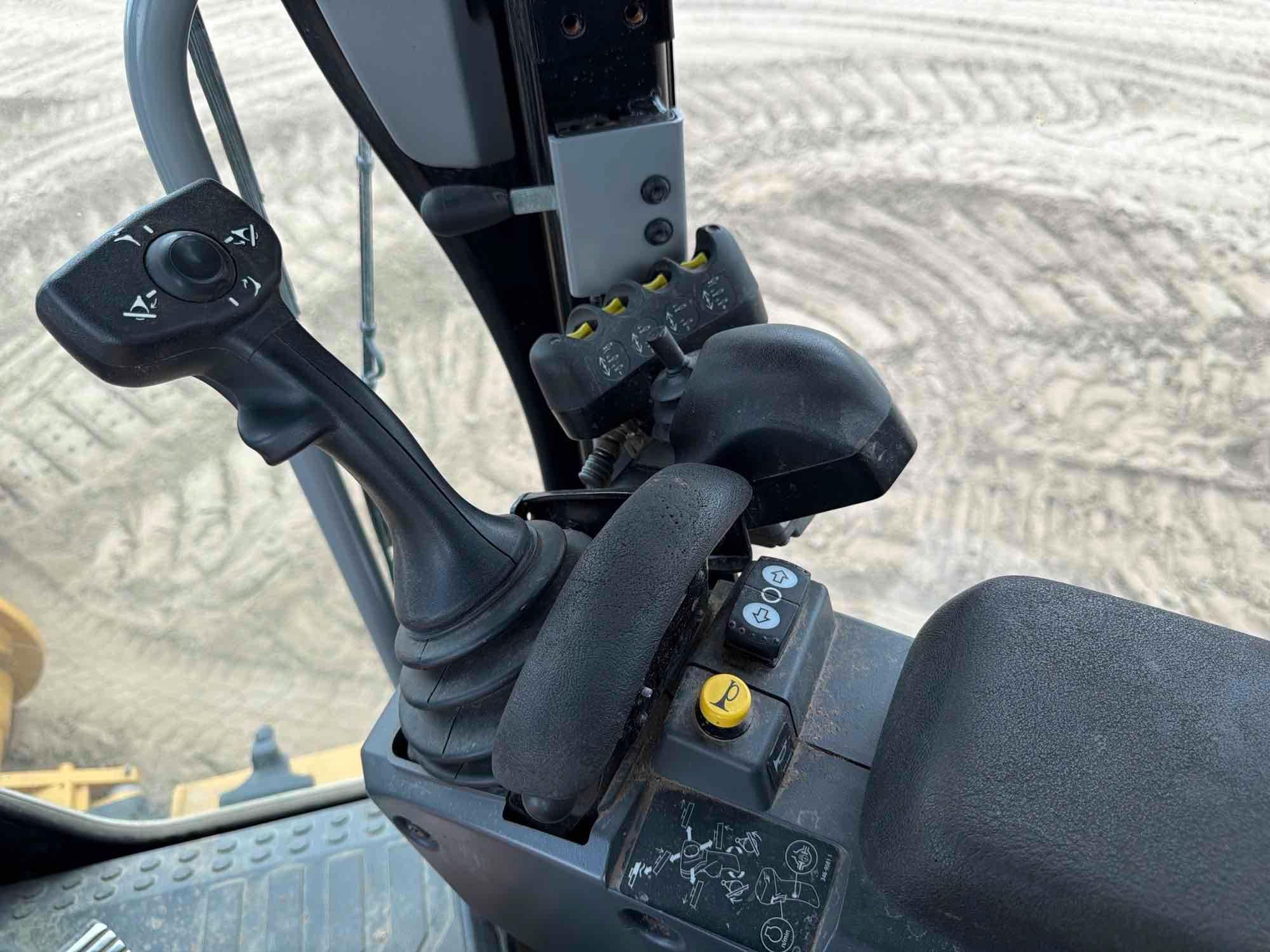 Caterpillar 12M3