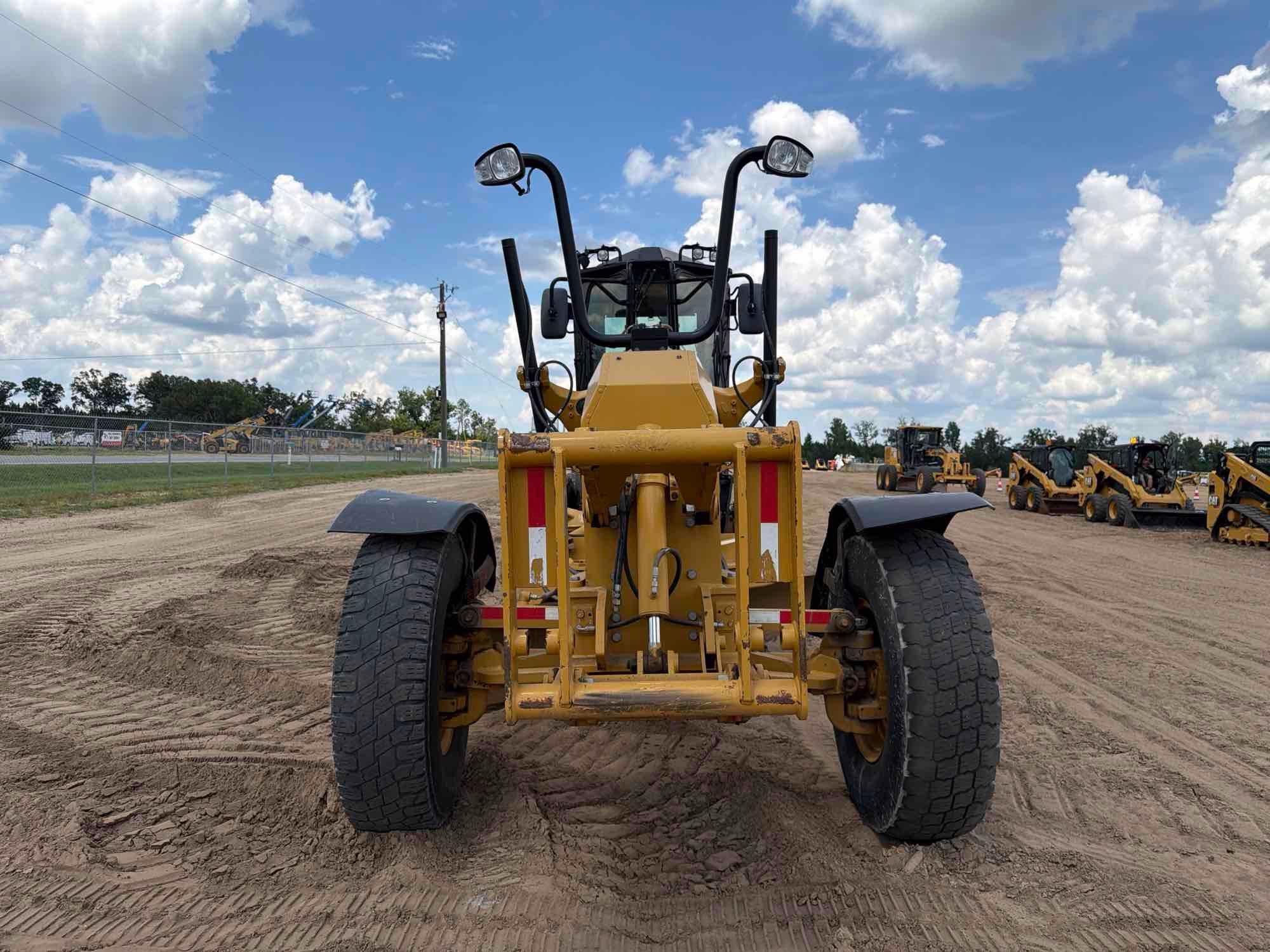 Caterpillar 12M3