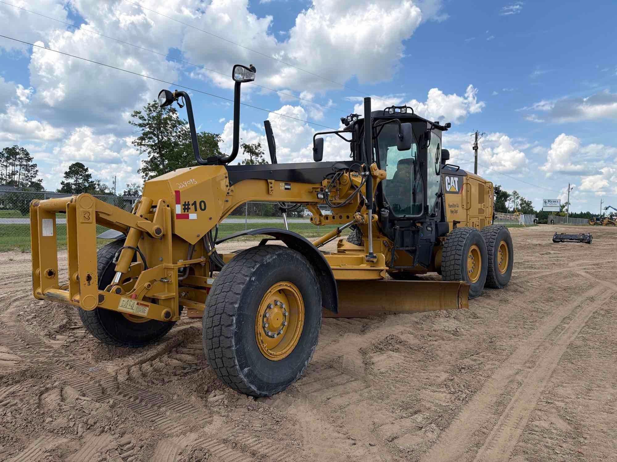 Caterpillar 12M3