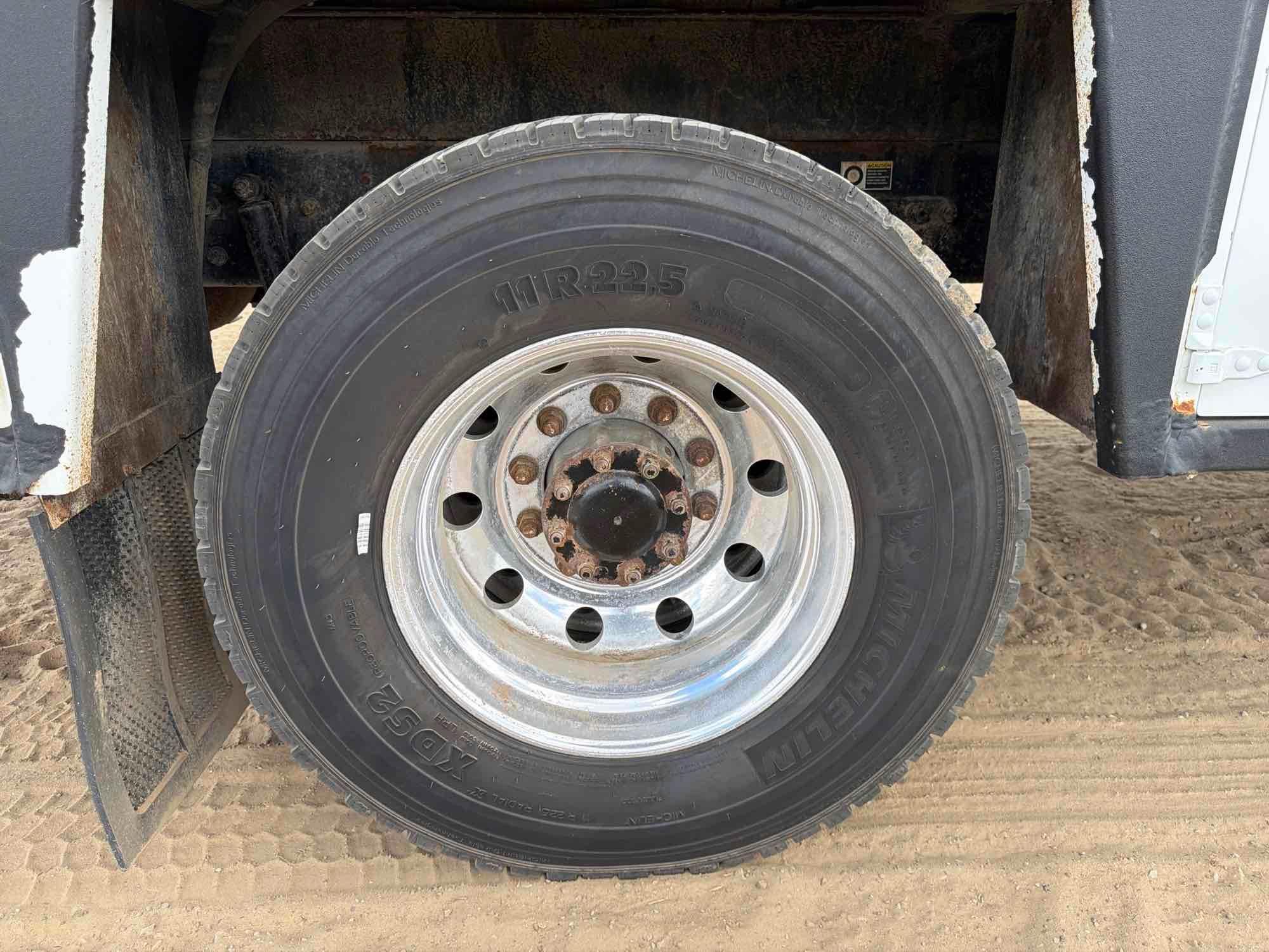 Kenworth T370