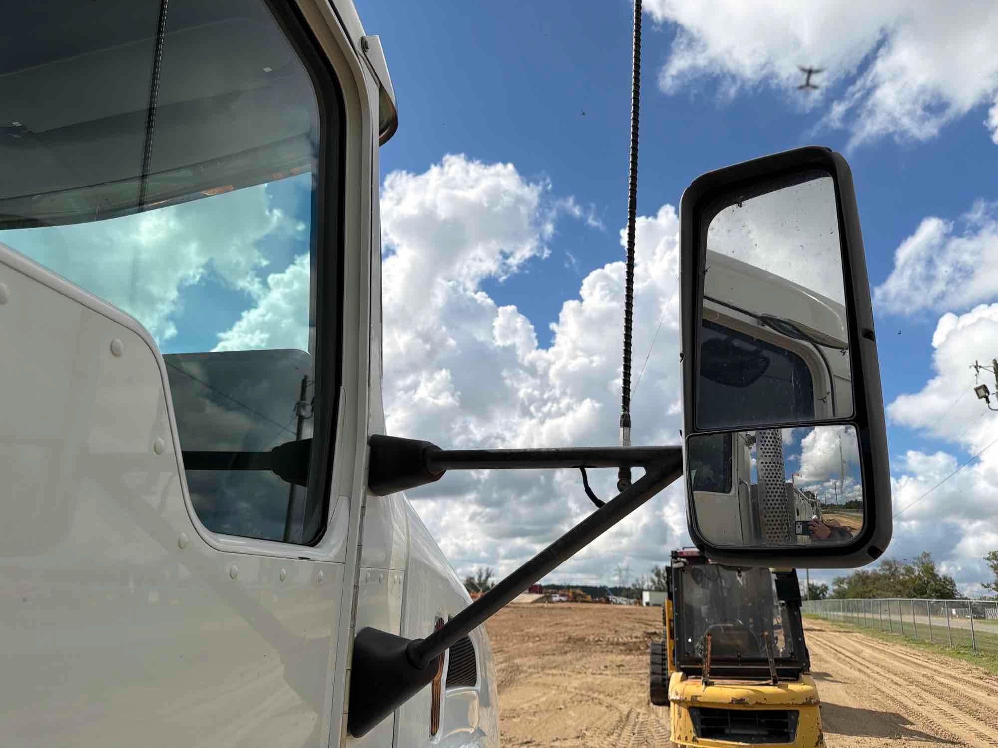 Kenworth T370