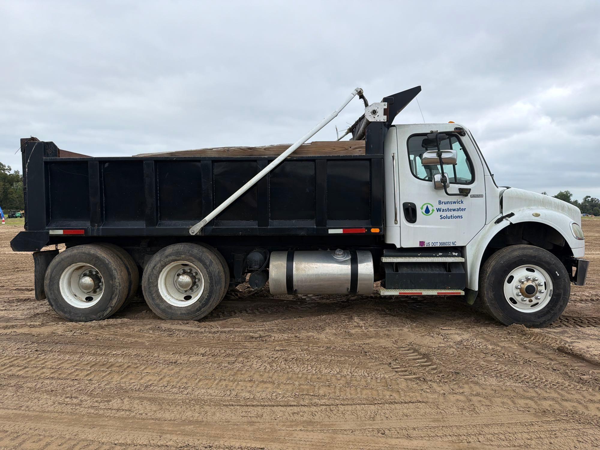 2012 Freightliner M2 BUSINESS CLASS