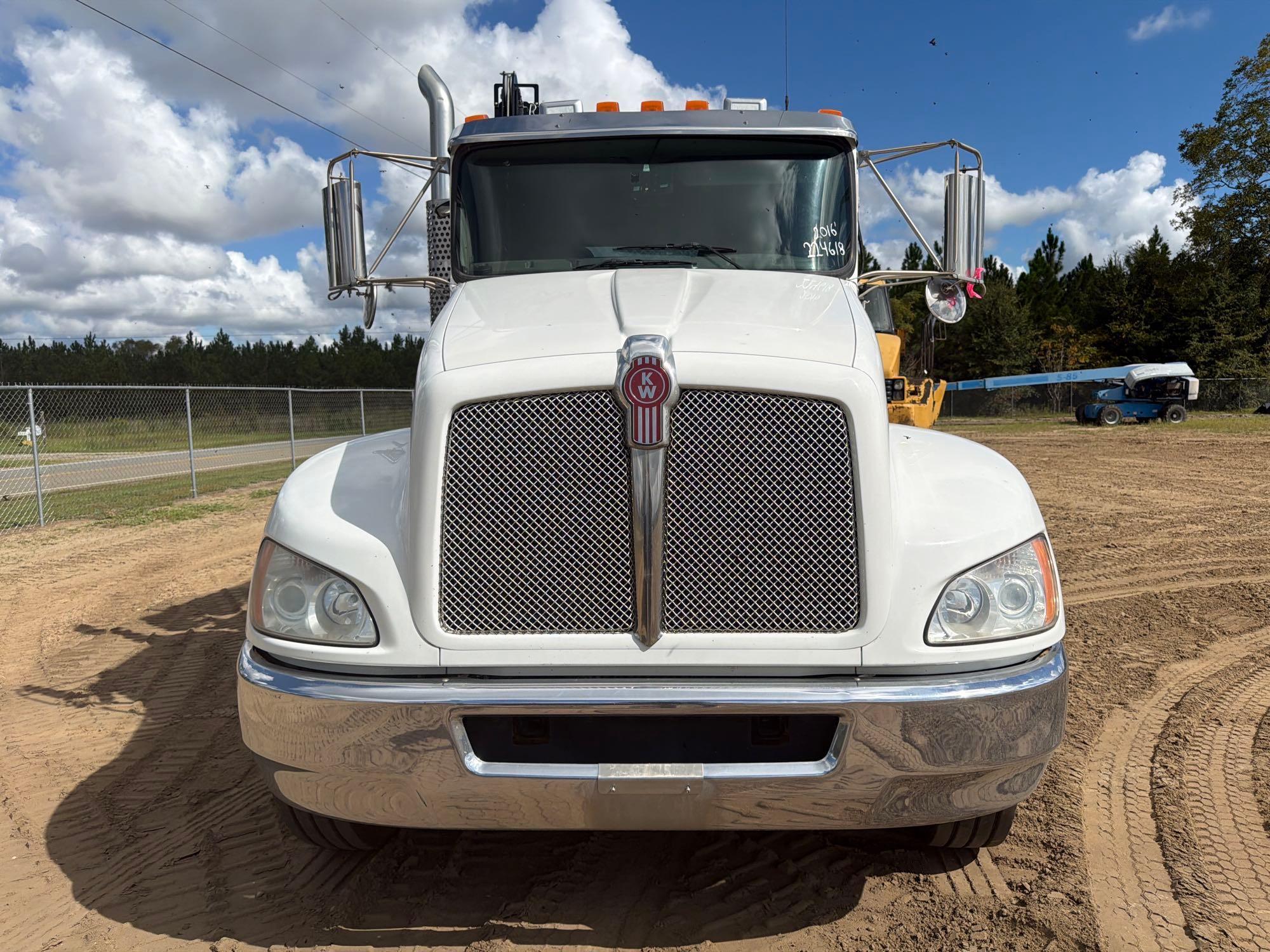 Kenworth T370