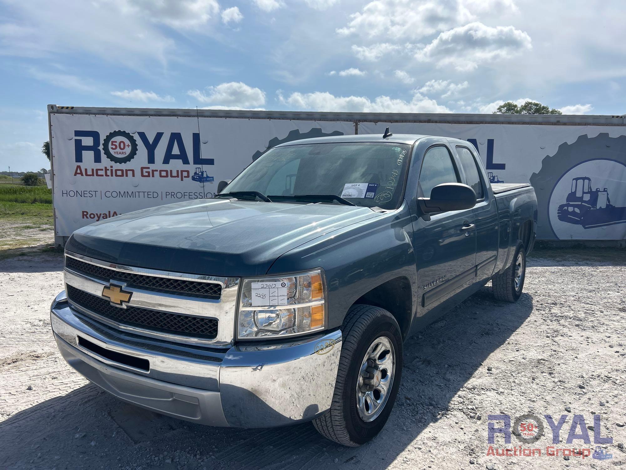 2013 Chevrolet Silverado 1500 Ext. Cab Pickup Truck