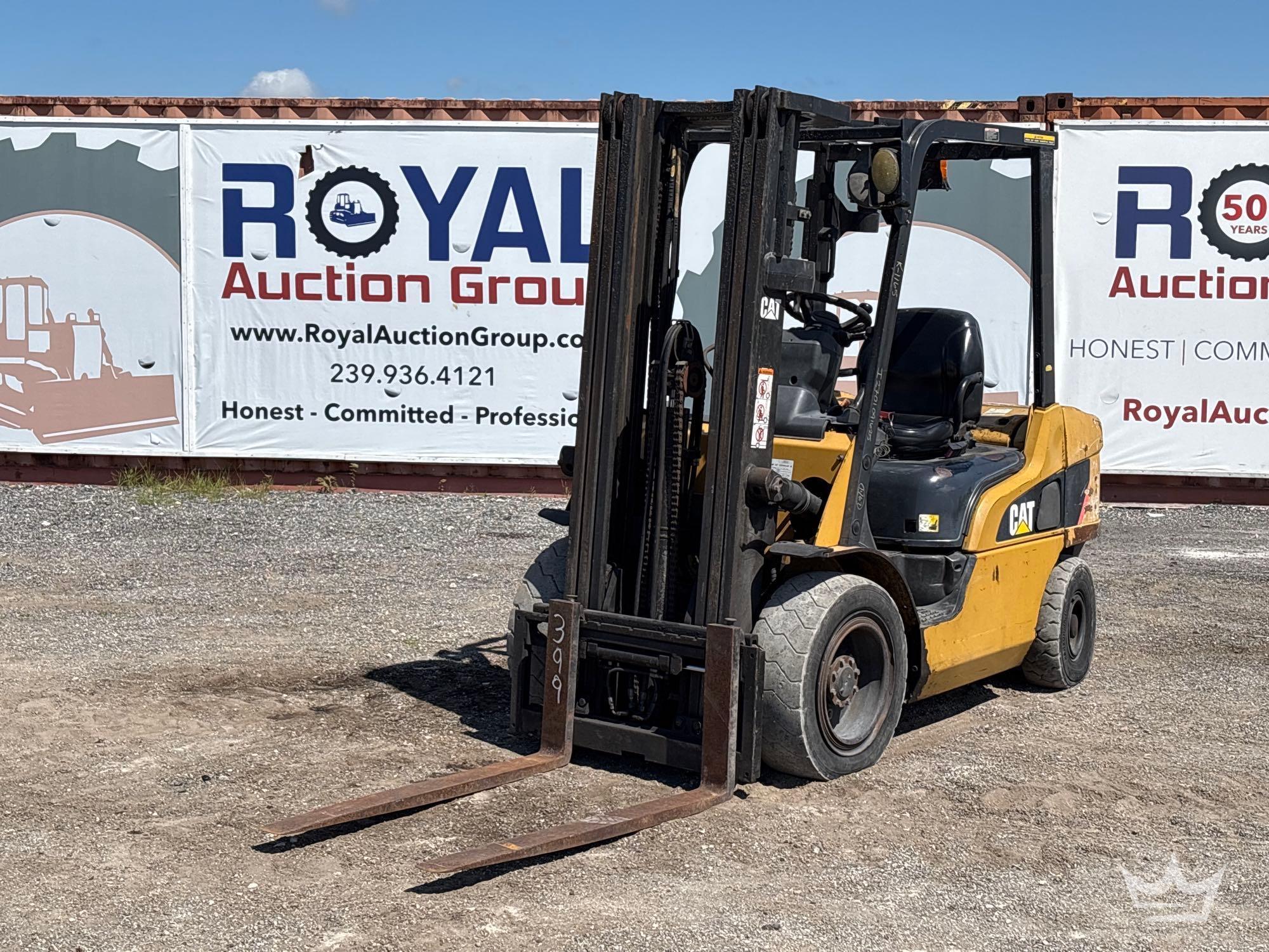 Caterpillar 2PD5000 5,000LB Diesel Forklift