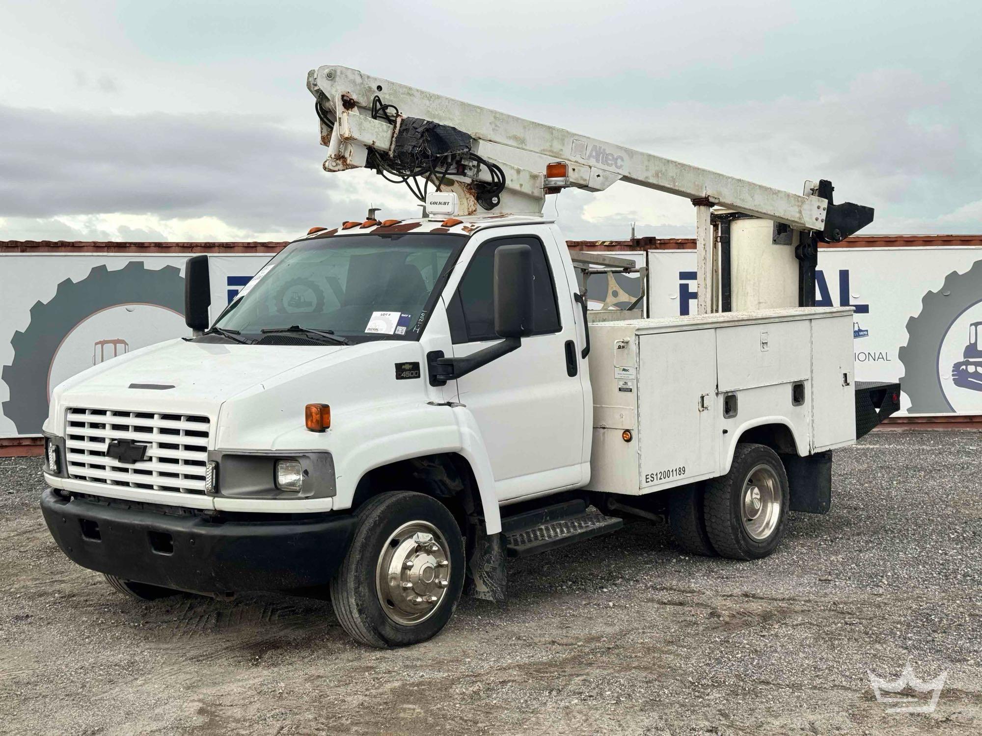2005 Chevrolet C4500 Altec Bucket Truck