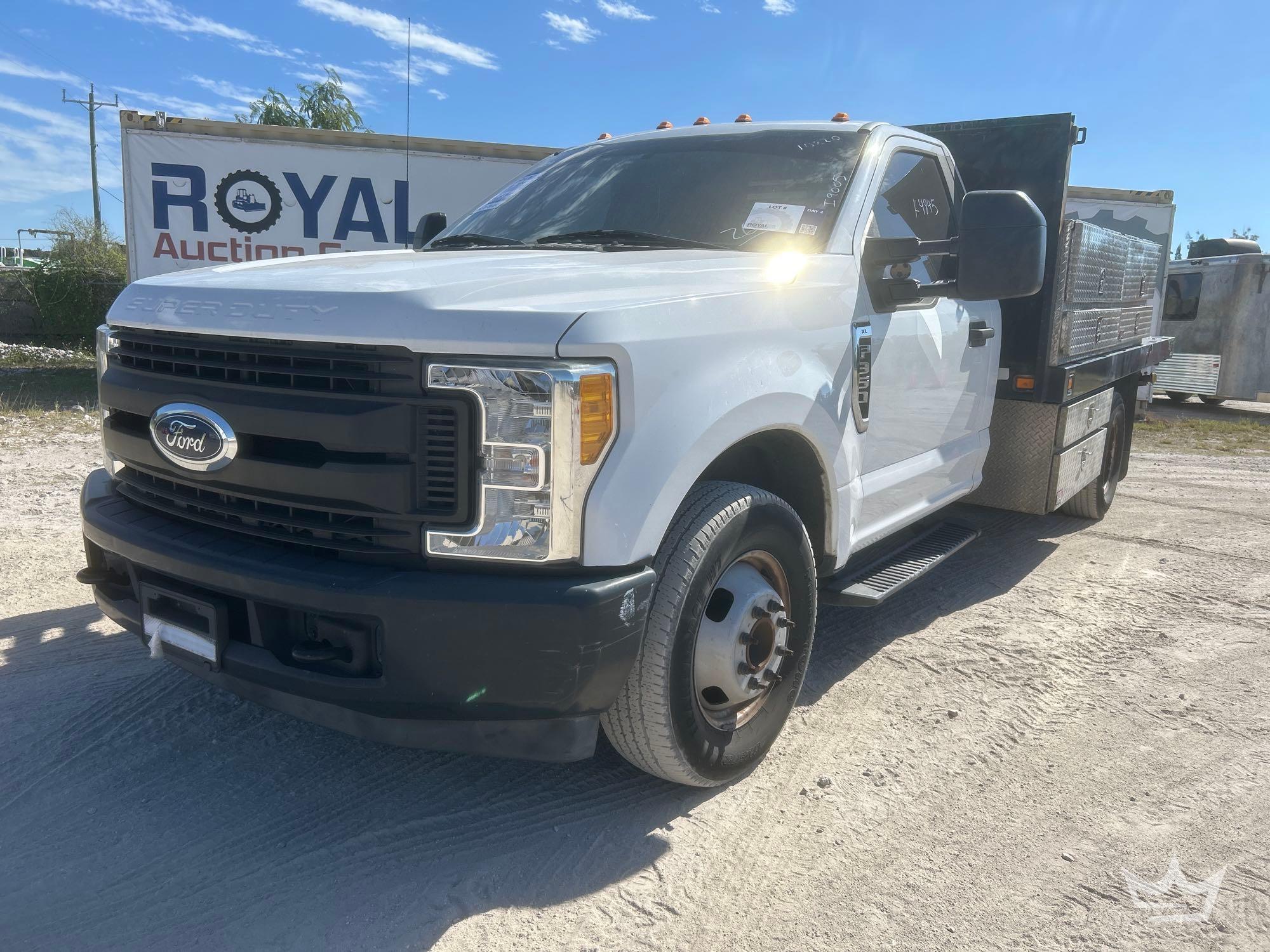 2017 Ford F-350 Flatbed Service Truck